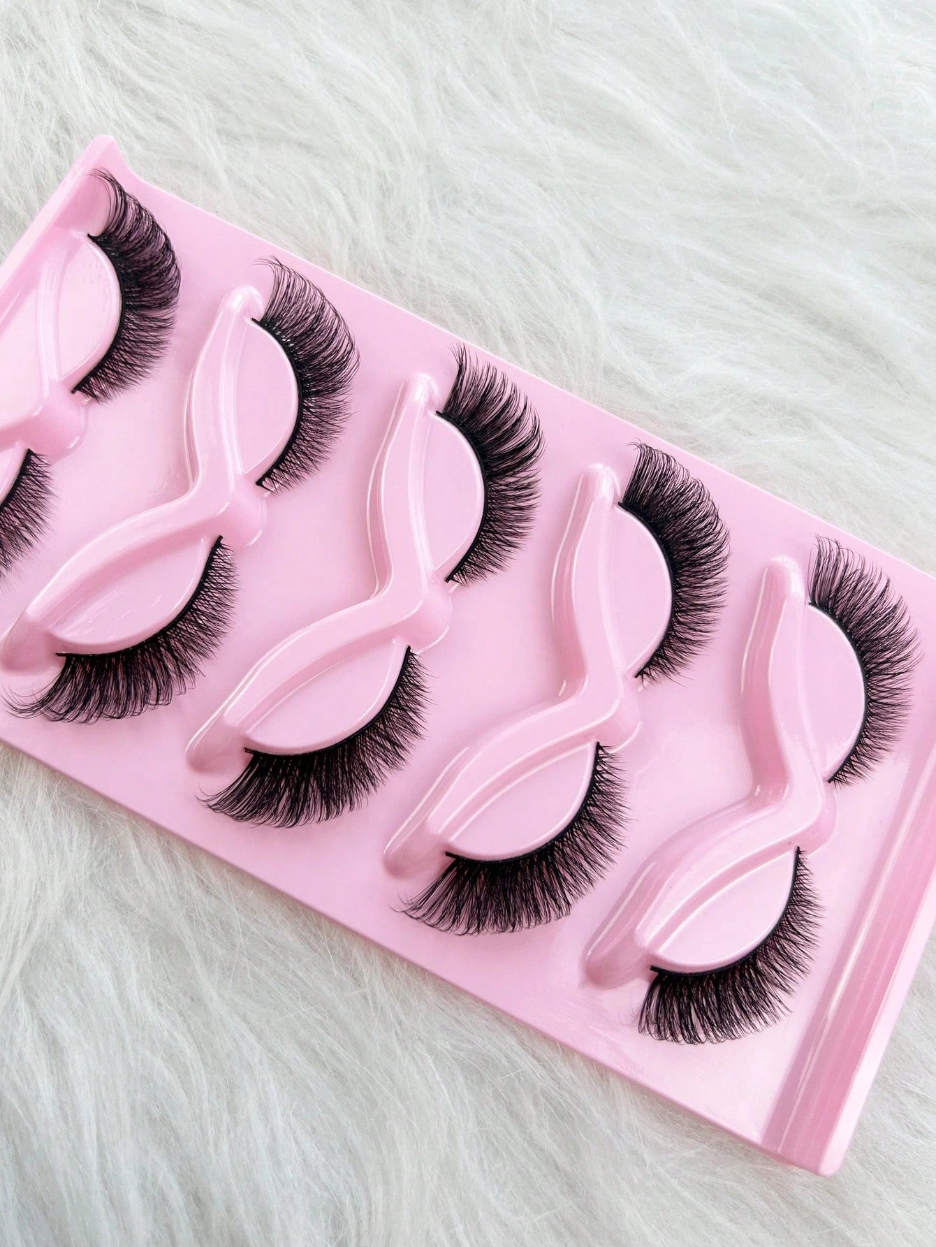 Hinarin 5 Pairs Cat Eye False Eyelashes, 3D Effect, Short Length, Natural Look, Slender D-Curl Faux Mink Eyelashes, Elongated Eye Tail, Dense Fox Eye False Eyelashes, Strip False Eyelashes, Eyelashes