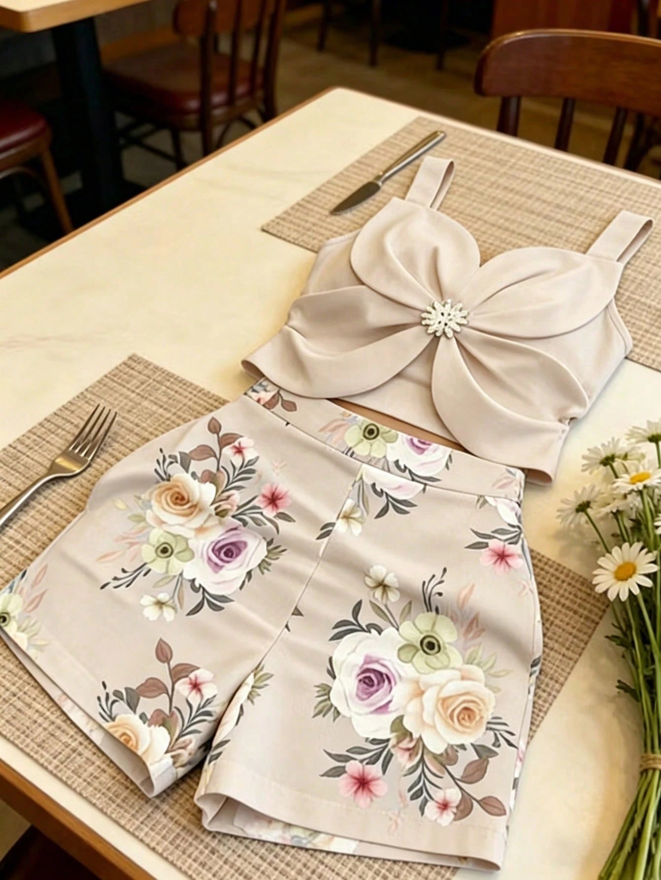 INAWLY Metal Flower Decor Casual Tank Top And Floral Print Shorts Set, Summer Fashion