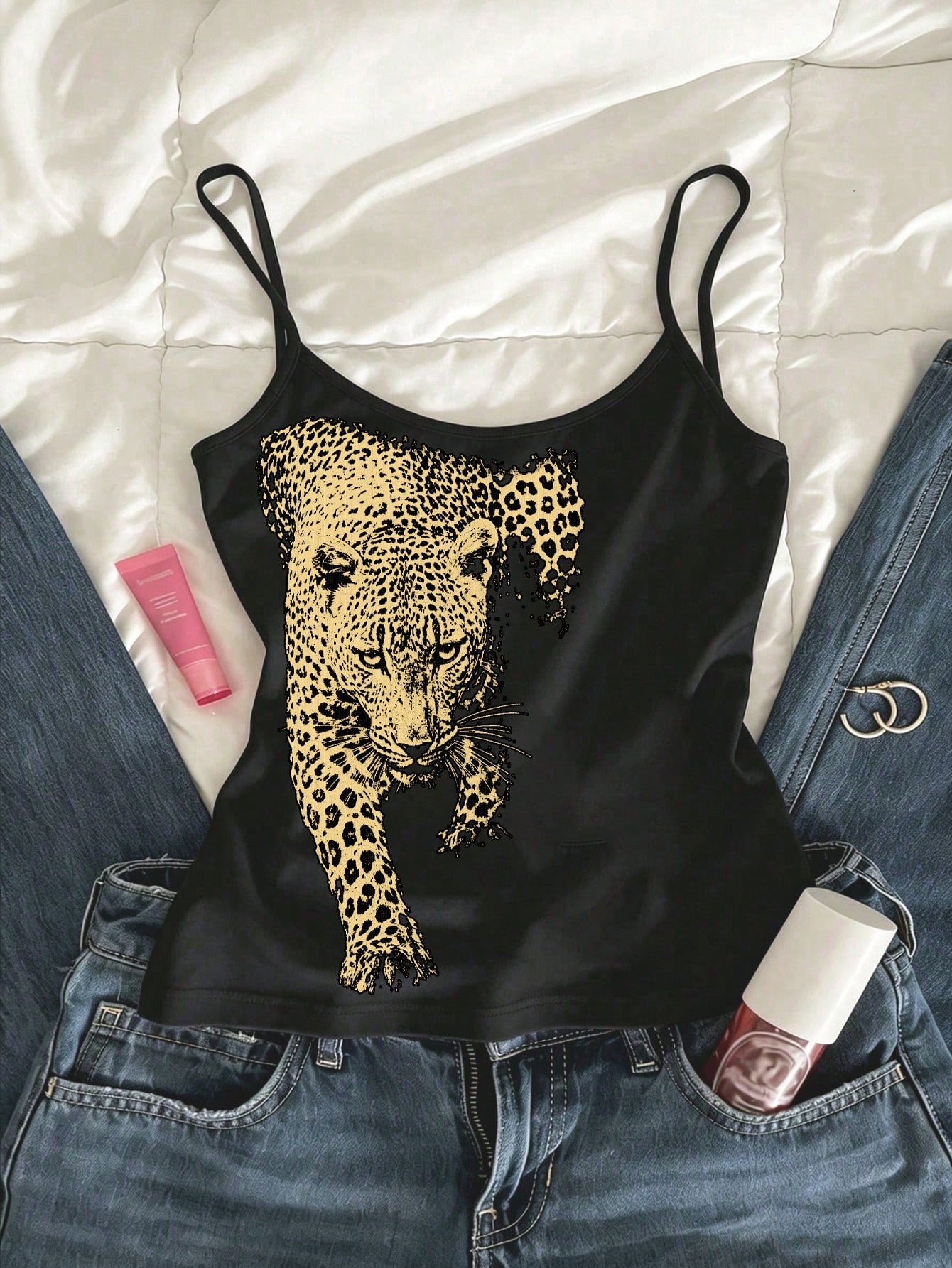 IslaSuriya Women's Summer Y2K Casual Cute Black Red Ladybug Graphic Print Spaghetti Strap Cami Top 2026