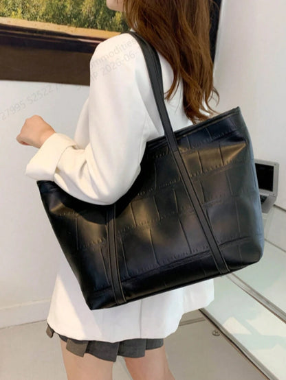 Large Capacity Embossed Women's New Korean Style Versatile Embossed Shoulder Fashion Commuter Tote Bag