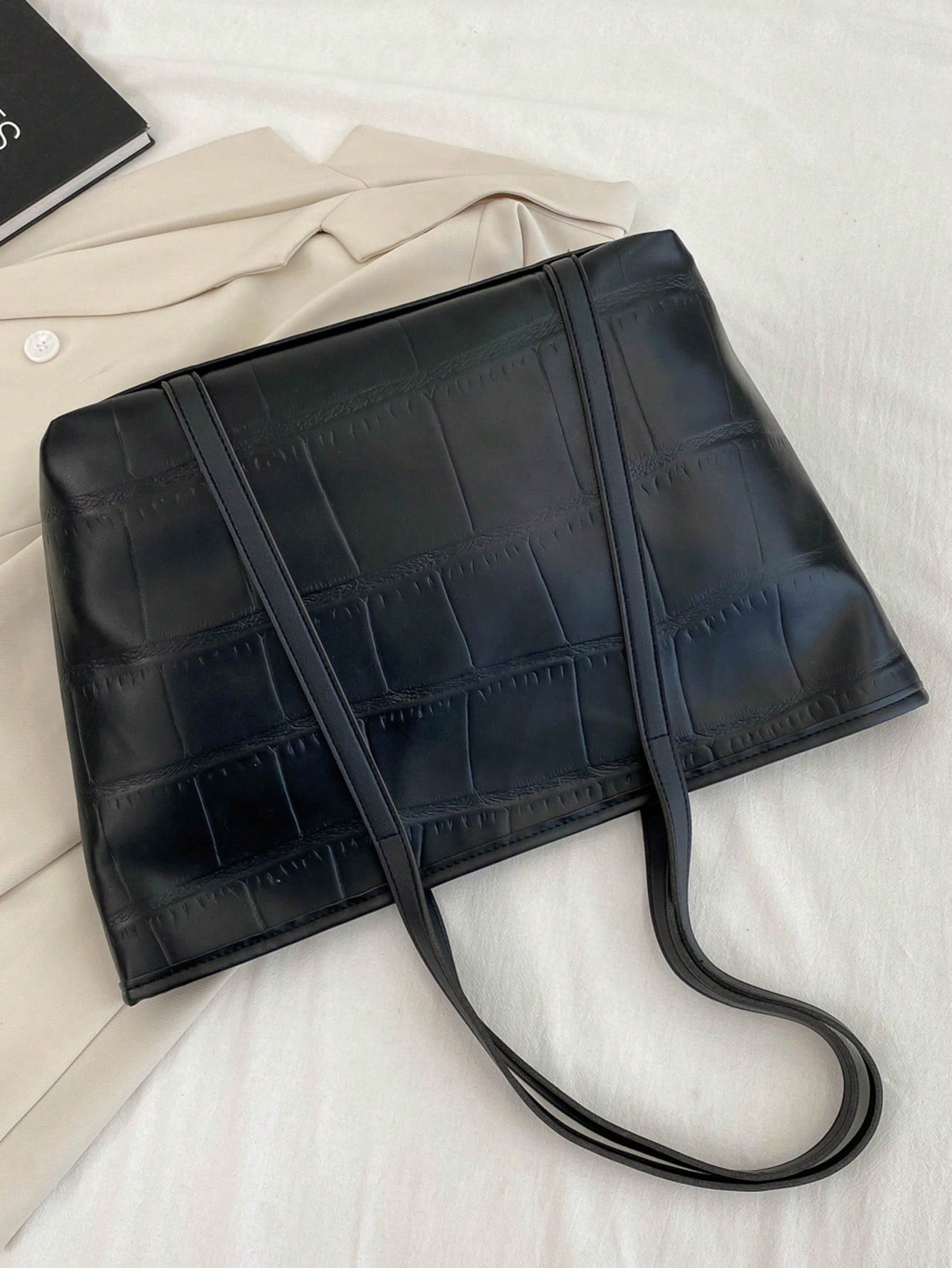 Large Capacity Embossed Women's New Korean Style Versatile Embossed Shoulder Fashion Commuter Tote Bag