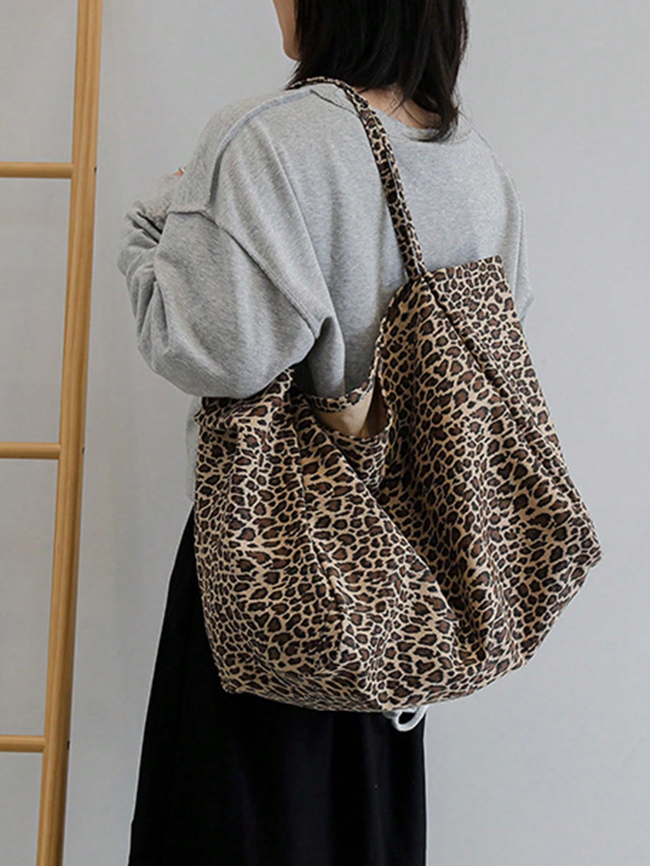 Large Leopard Print Tote Bag, High Capacity Shoulder Bag, Underarm Bag Essential For Commuting, Backpack, Large Capacity, Portable, Suitable For Teenagers, Women, College Students, White-Collar Worker