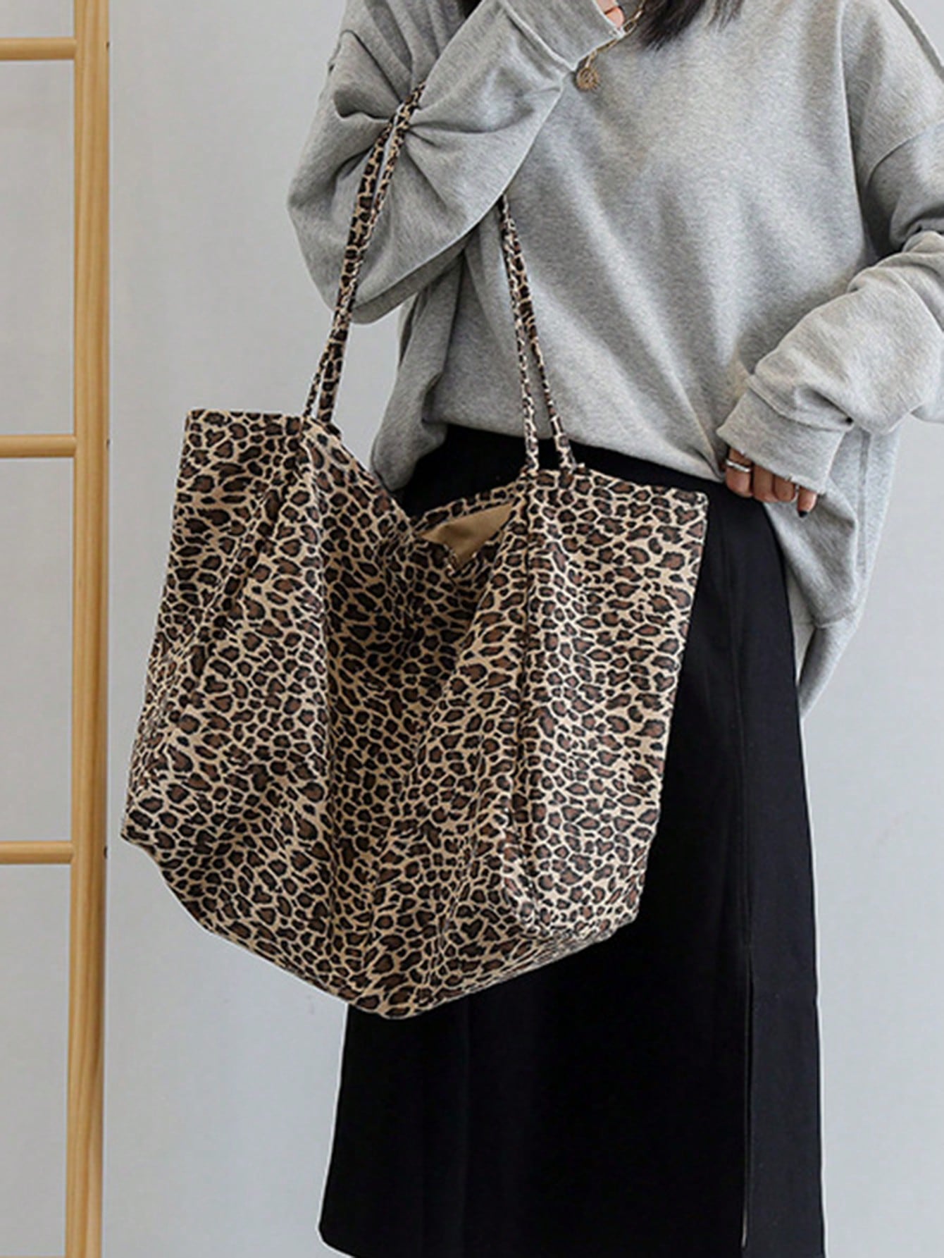 Large Leopard Print Tote Bag, High Capacity Shoulder Bag, Underarm Bag Essential For Commuting, Backpack, Large Capacity, Portable, Suitable For Teenagers, Women, College Students, White-Collar Worker