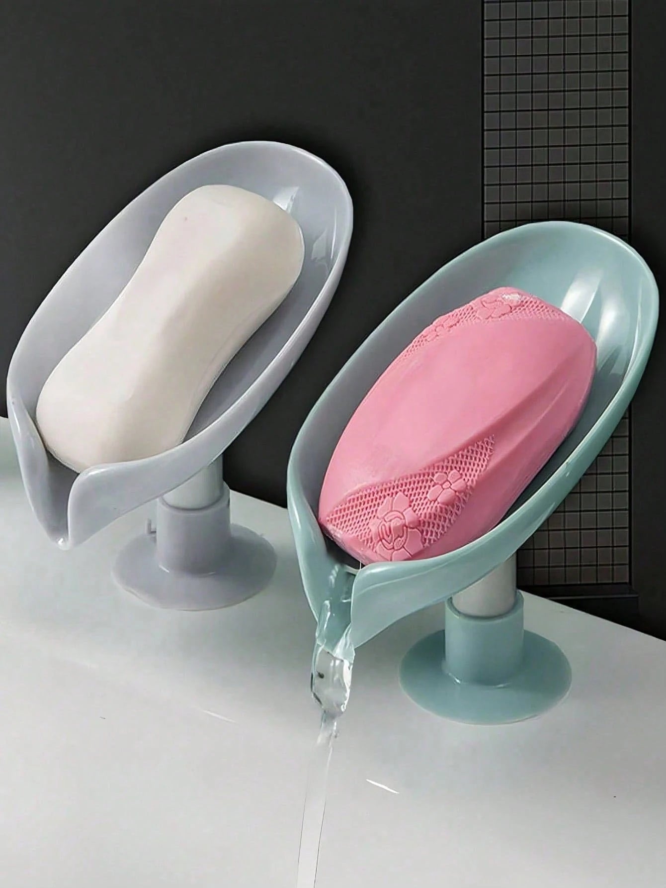 Leaf-Shaped Draining Soap Dish, Suction Cup Base Soap Holder, Plastic Self-Adhesive Draining Soap Dish, Kitchen/Bathroom Dual-Use Soap Dish, Soap Holder, Bathroom Storage Accessories, Bathroom Decor