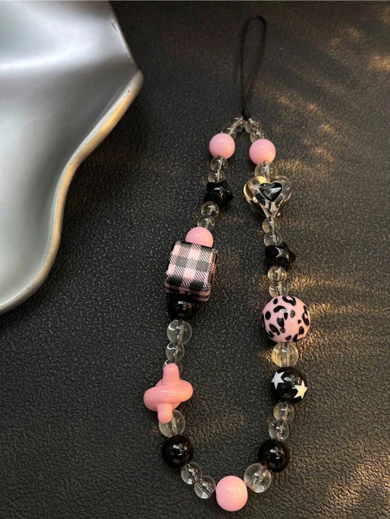 Leopard Print Amber Phone Lanyard, New Stylish Short Phone Strap, Creative CCD Camera Pendant, Personalized Hanging Chain, High-End