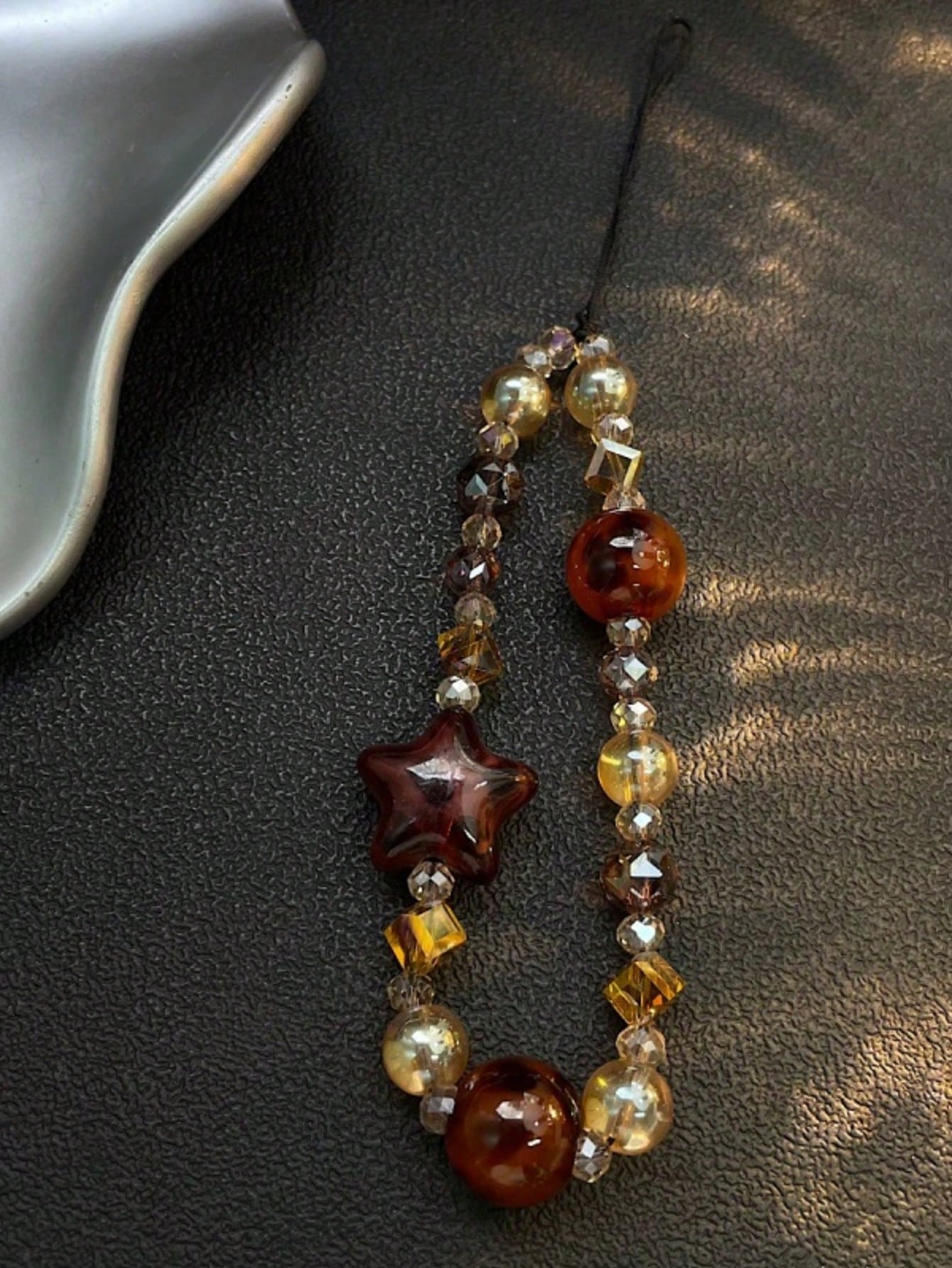 Leopard Print Amber Phone Lanyard, New Stylish Short Phone Strap, Creative CCD Camera Pendant, Personalized Hanging Chain, High-End