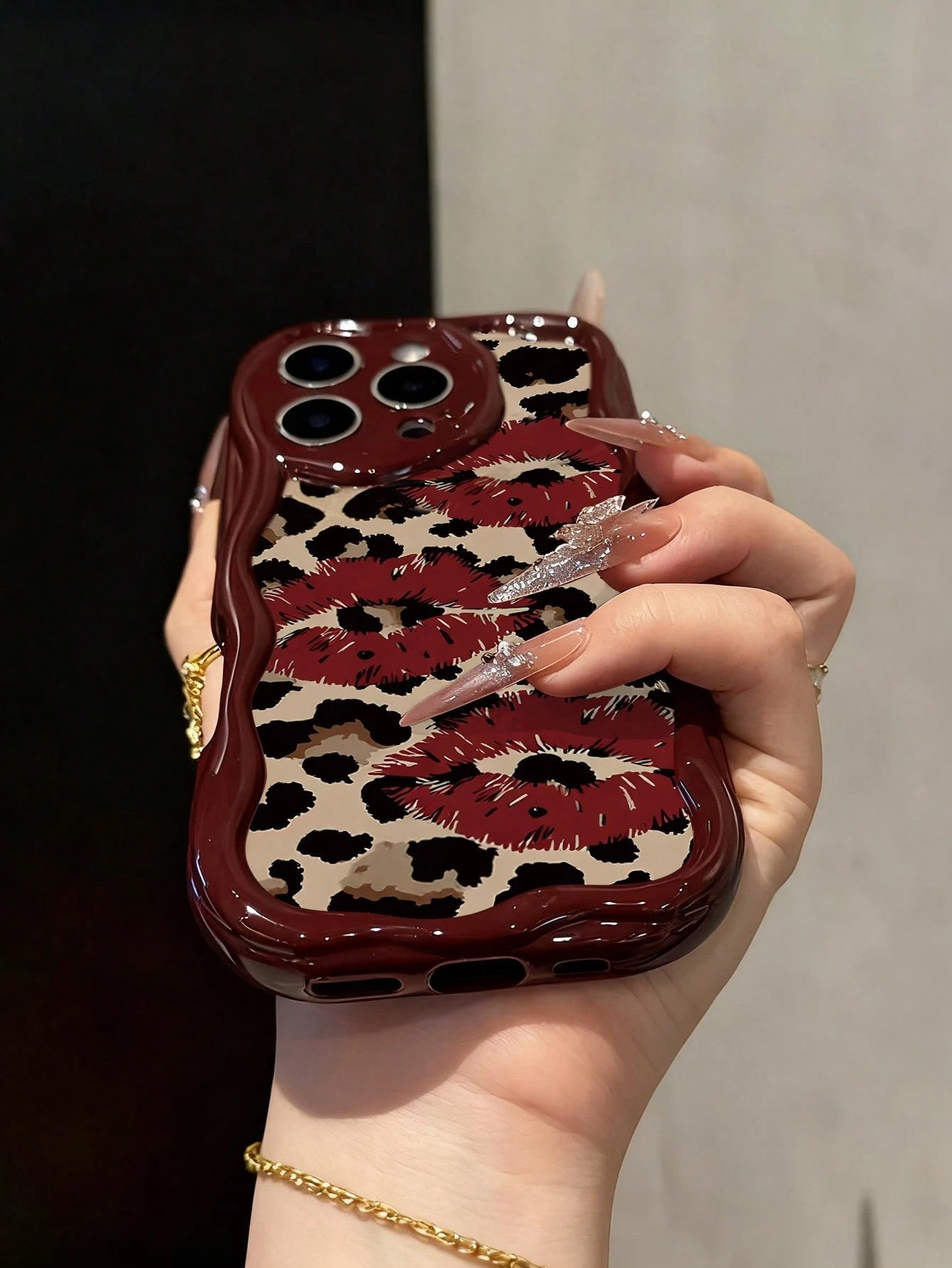 Lip Art Flat Print Burgundy Cream Texture Soft Shell Phone Case Compatible With IP17/IP17PROMAX/IPhone16/IPhone16Pro/IPhone16ProMax/IPhone15/XR/7P8P/P12ProMax/P13ProMax/P14ProMax/P13/P14/P11/P12/P14/X