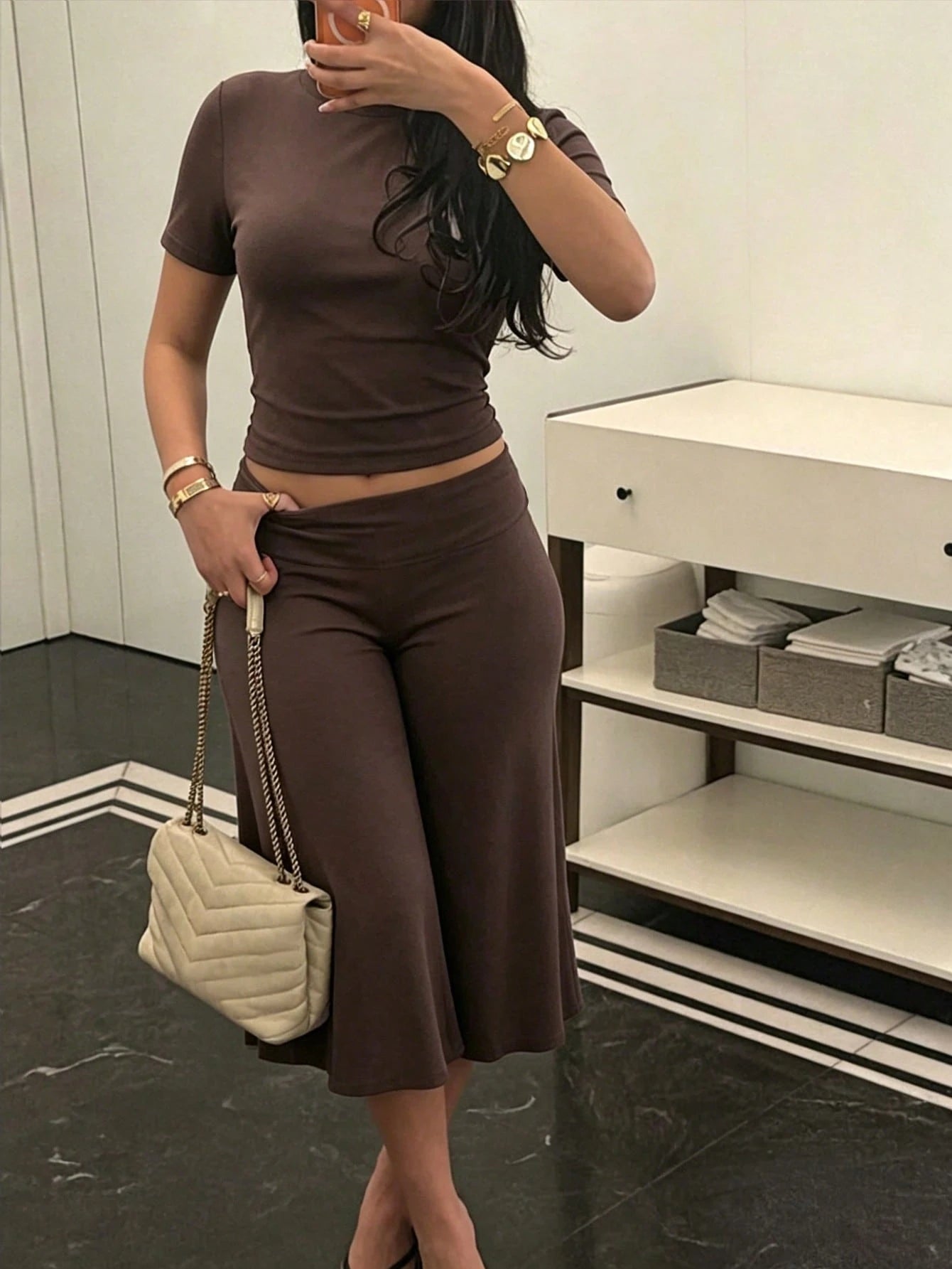LovelyWholesale Women's Casual Round Neck Short Sleeve Solid Color T-Shirt And 3/4 Flare Pants 2-Piece Set Summer Outfit All Season