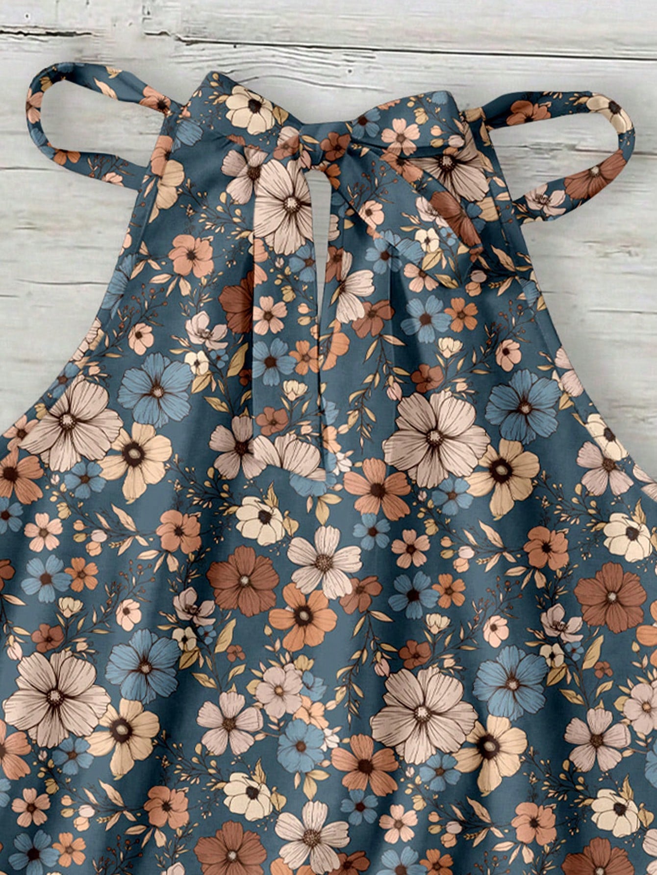 LUNE Casual Minimalist Plus Size Women Floral Pattern Halter Neck Tank Top, Suitable For Summer