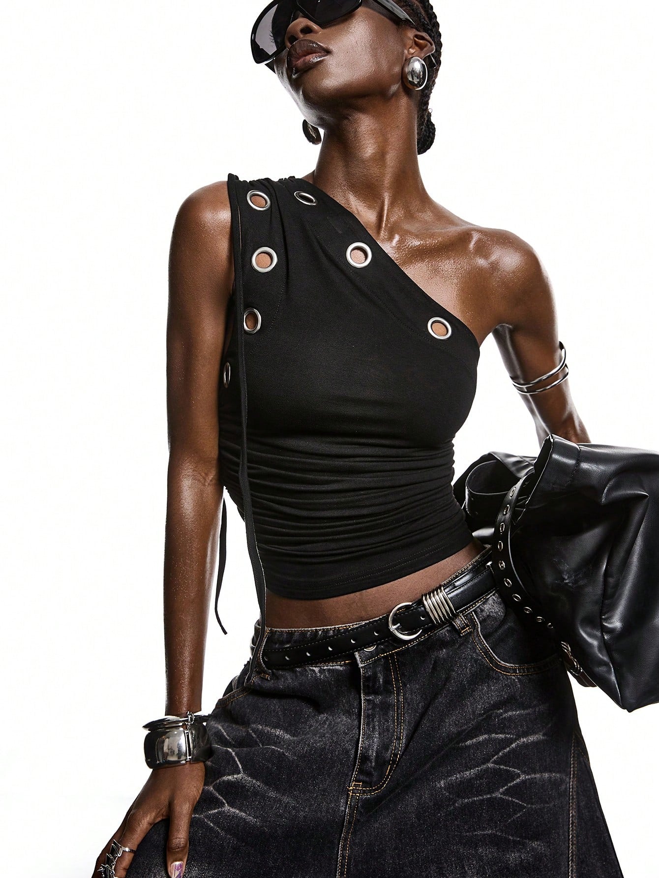 LYSMO 2026 New Arrive Minimalism Spring/Summer Women's Y2K Hip Hop Sexy Ruched Keyhole Design Sleeveless Fitted Fashionable Crop Top Night Club Black