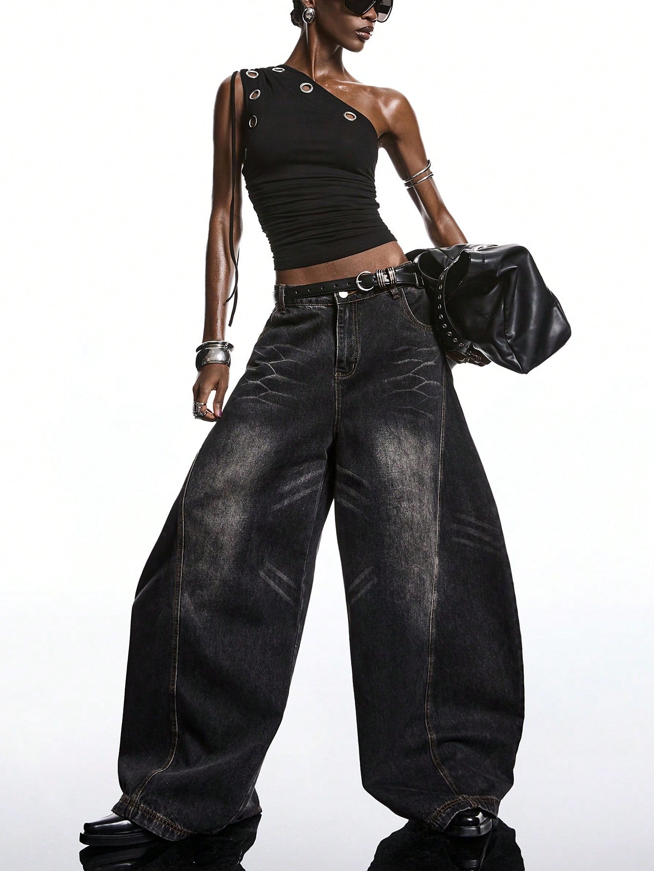 LYSMO 2026 New Arrive Minimalism Spring/Summer Women's Y2K Hip Hop Sexy Ruched Keyhole Design Sleeveless Fitted Fashionable Crop Top Night Club Black