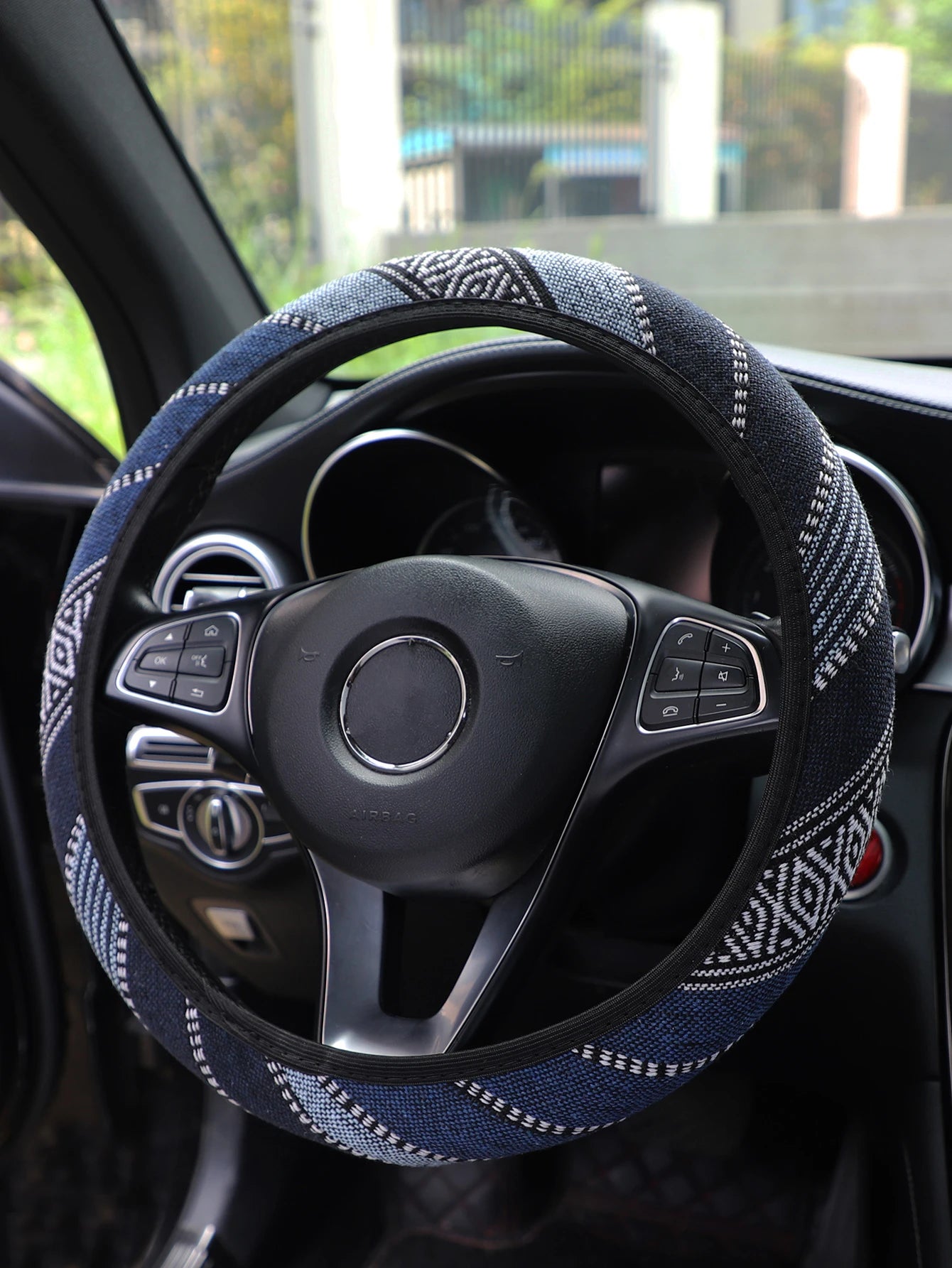 MEIKAXIU Geometric Pattern Breathable Car Steering Wheel Cover