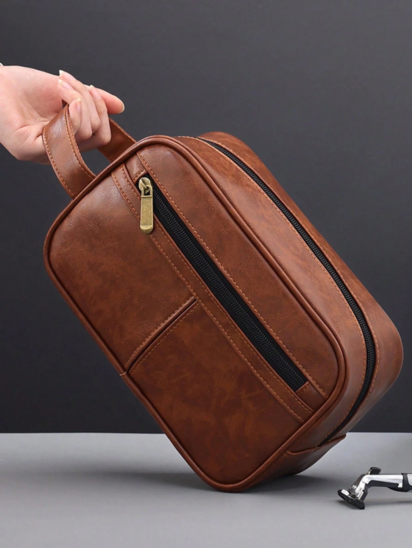 Men's Business Travel Portable Clutch Bag, PU Men's Toiletry Bag With Wet And Dry Separation, Zoned Storage, High-Quality Large Capacity Pillow Bag, Retro Storage Bag Men's Gifts Vintage Valentine's D