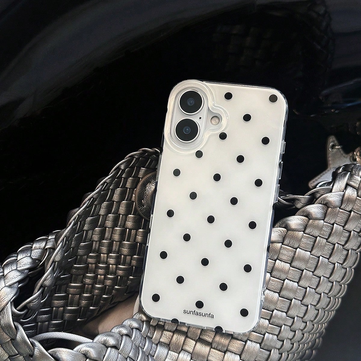 Minimalist Cute Black & White Polka Dot Pattern Fashion Phone Case, Compatible With Apple 11 To 17 Series Including Pro Max