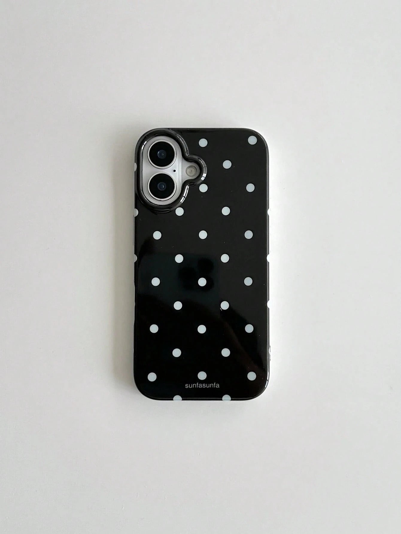 Minimalist Cute Black & White Polka Dot Pattern Fashion Phone Case, Compatible With Apple 11 To 17 Series Including Pro Max