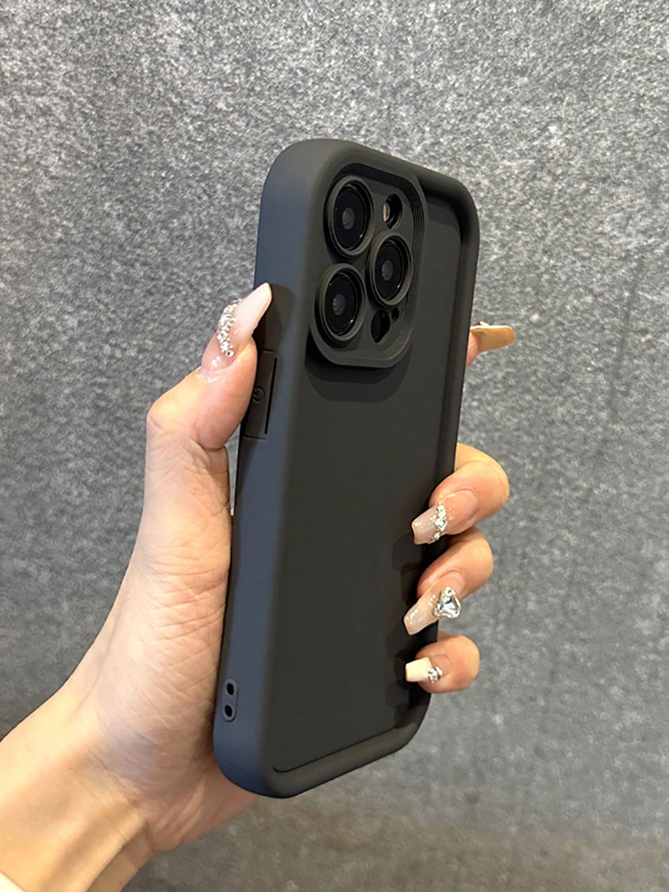 Minimalist Luxury Black Solid Color Material Shockproof Basic Phone Case Compatible With Iphone 17 Pro Max/17 Pro/17 Air/17/16 Pro Max/16/16 Pro/16 Plus/16E/15/15 Plus/15 Pro/15 Pro Max/11/12/13/14 Pr