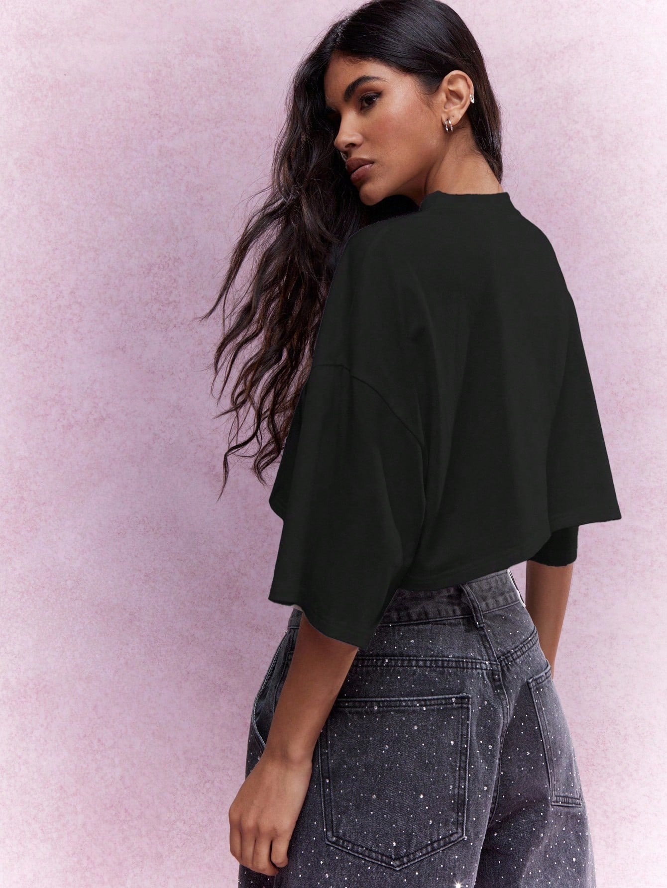 MISSGUIDED Oversized Crop Top Casual Drop Shoulder Three Quarter Sleeve Logo Embroidered Cotton Blend Athleisure Fall Fashion Boxy Fit Street Style Urban Wear