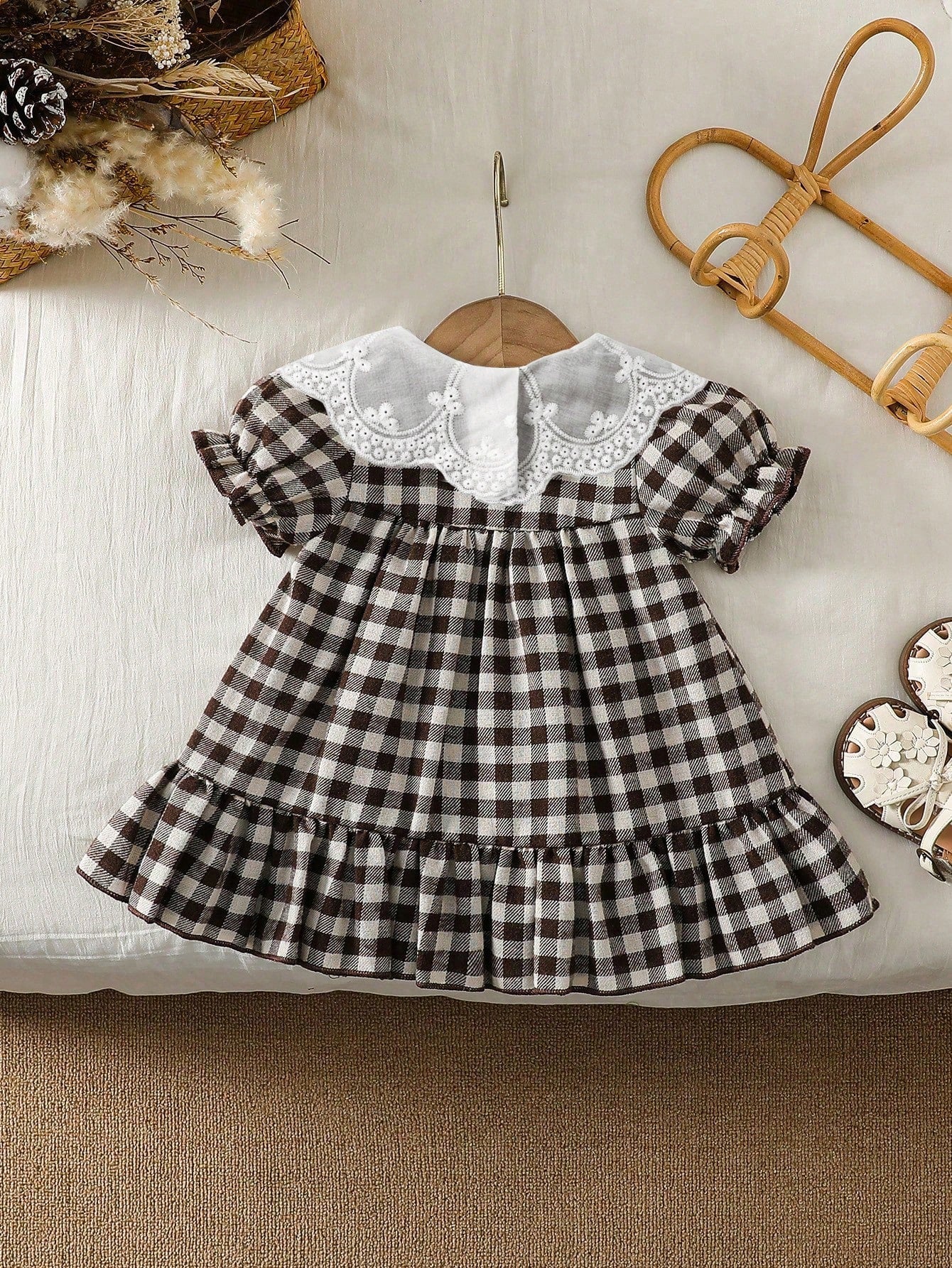 Newborn Cute Cartoon Heart Pattern Suspender Bow Decor Princess Dress, Suitable For Spring/Summer Outings, Vacations And Parties