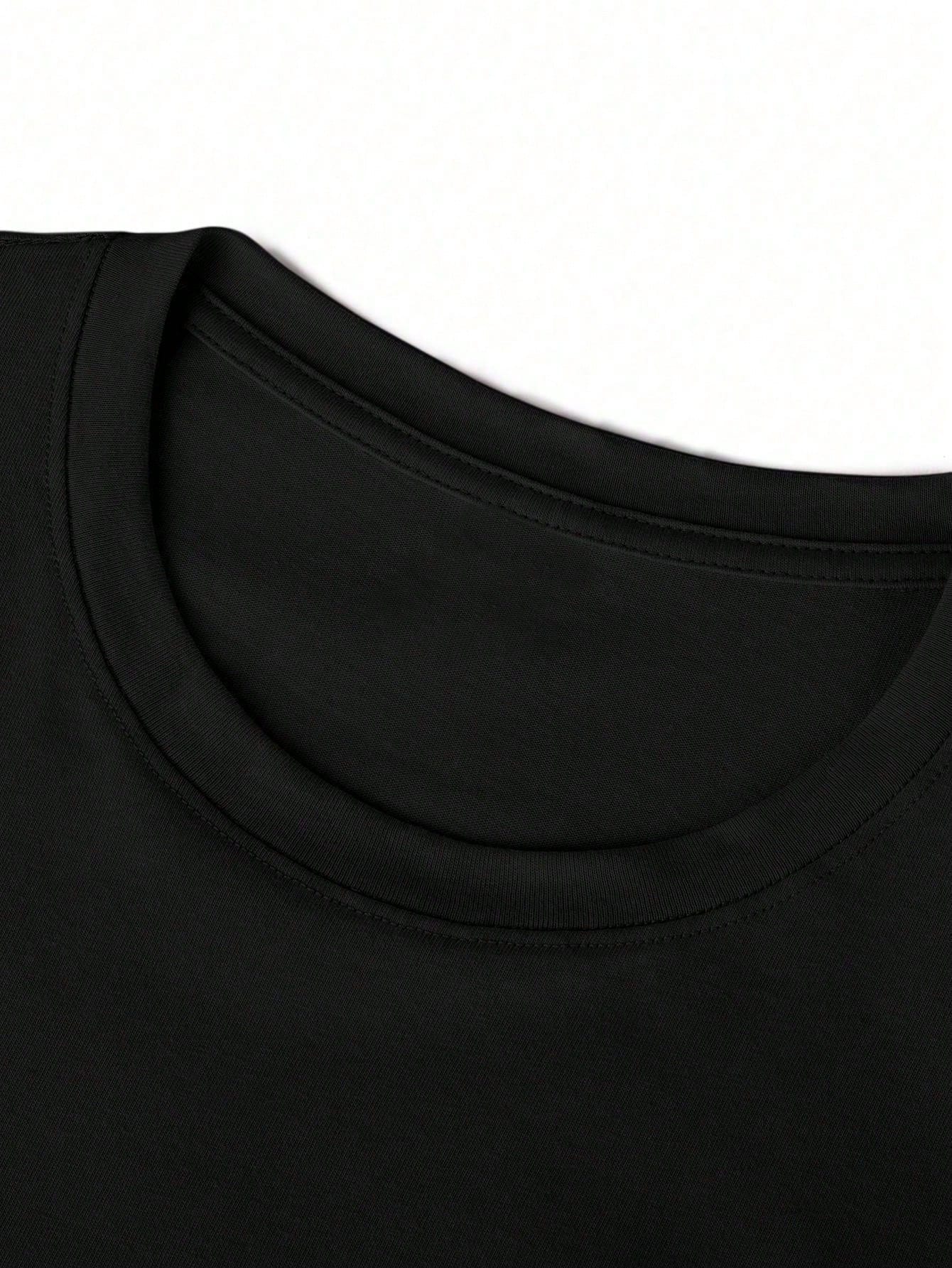 Oversized Funny T-Shirt With A Smiling Face Print- Comfortable And Stylish Garment For Everyday Wear- Ideal For Young People And Adults Looking For