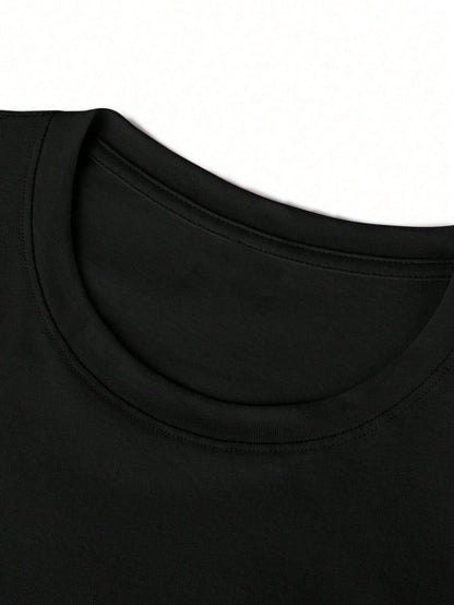 Oversized Funny T-Shirt With A Smiling Face Print- Comfortable And Stylish Garment For Everyday Wear- Ideal For Young People And Adults Looking For