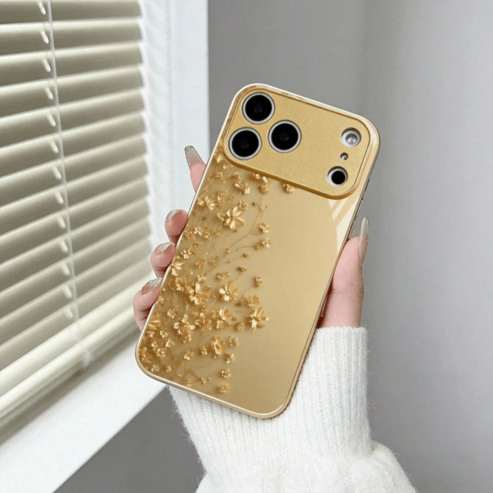Phone Case- Exquisite And Elegant Golden Flower Print Pattern Metallic Paint Glass Phone Case For Iphone 17/16/16Pro/16Promax/16Plus/16E, 15/15Plus/15Pro/15Promax, 14/14Plus/14Pro/14Promax, 13/13Pro