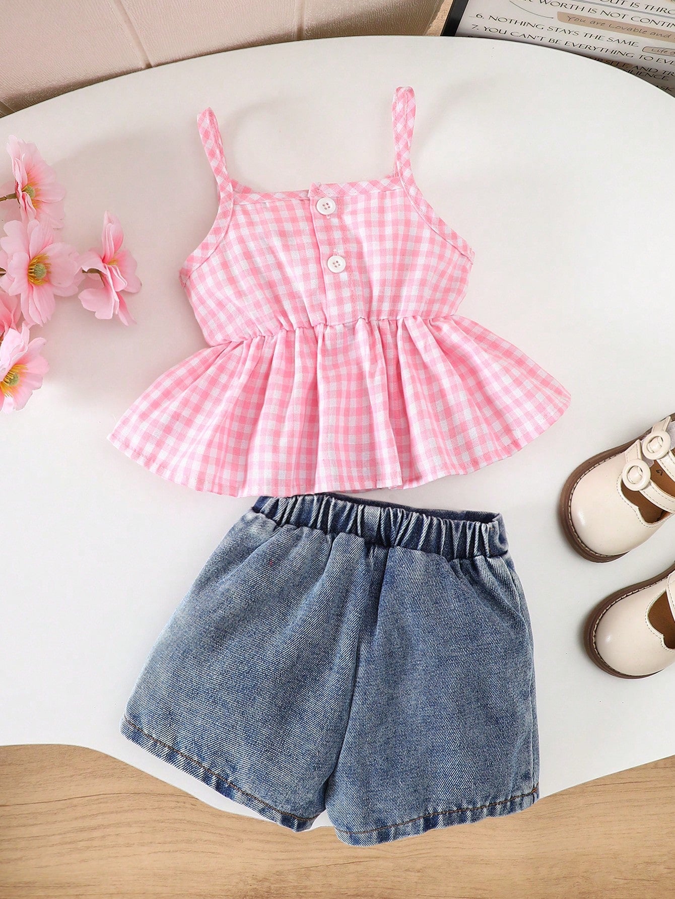 Playful Pals 2pcs/Set Baby Girl Spring&Summer Casual Style,Plain Sleeveless Slip Top&Bowknot Decoration Short Jeans