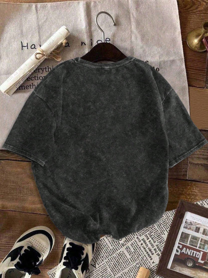Plus-Size Women Y2K Vintage Washed Crew Neck Tee With Punk Rivet Choker & Cute Yellow Duck Print, Fashion Top For Daily Outings & Casual Summer Black