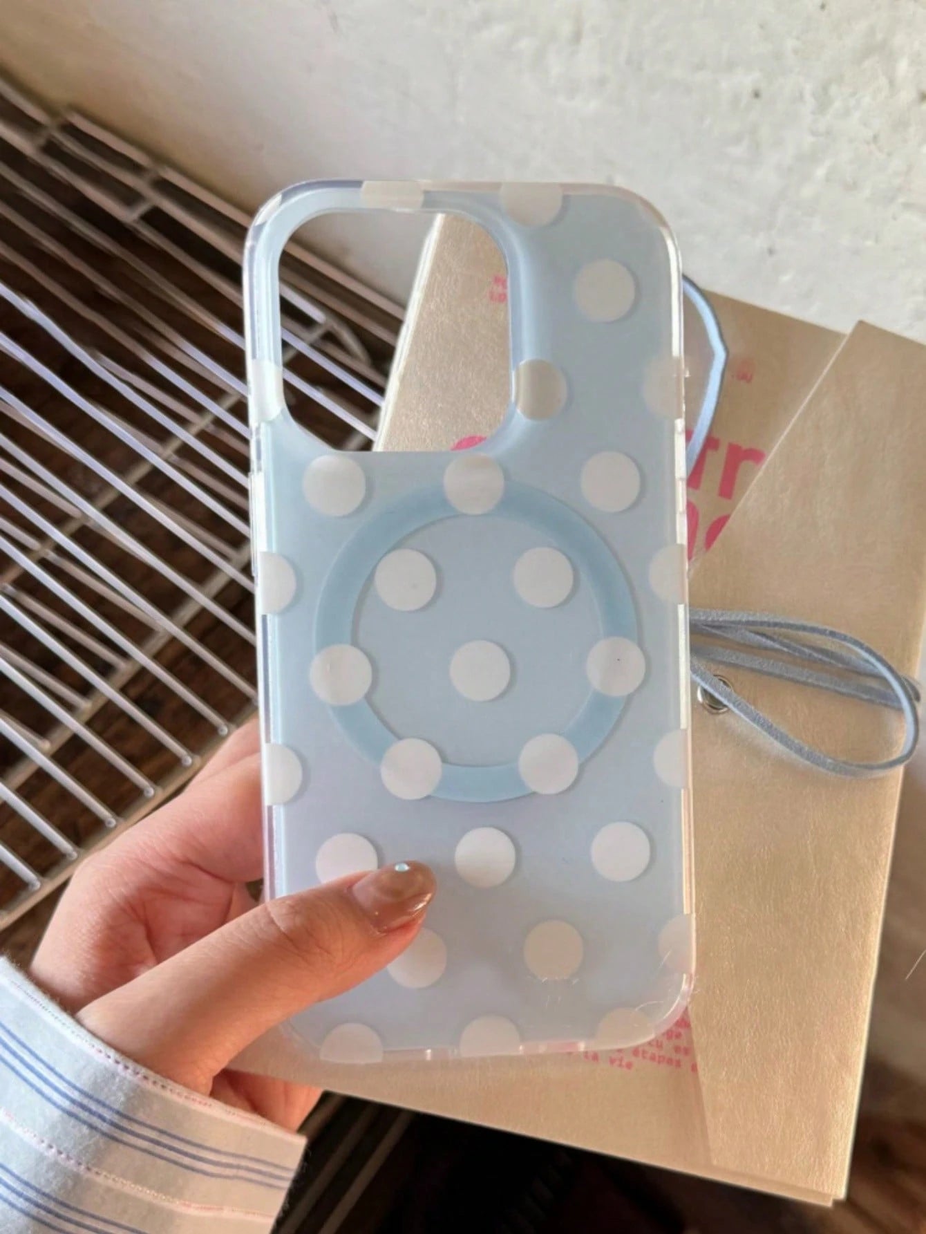Polka Dot Pattern Cute Minimalist Fashion Shockproof Magnetic Wireless Charging Phone Case Compatible With IPhone 17 Pro Max 16 15 14 13 12 Pro Max 14 15 16 Plus 11 High-Quality Protective Frame Sprin