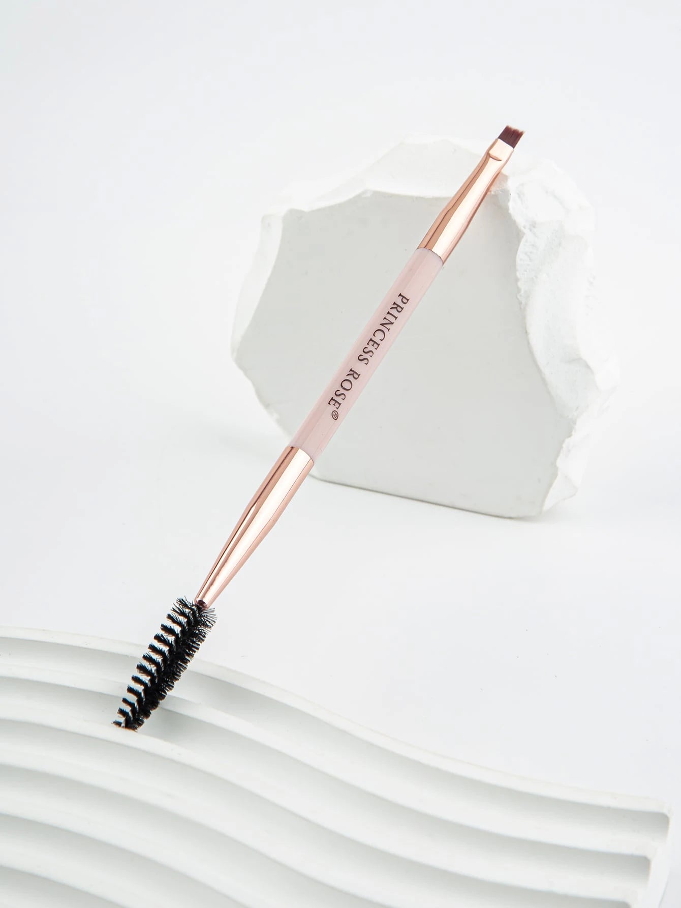 Princess Rose Rose Princess Portable Dual-Ended Pink Eyebrow Brush, Eyelash Brush, Eye Makeup Brush, Made Of Soft Bristles That Won't Harm The Face. Dual-Ended Design Makes It More Convenient To Use.