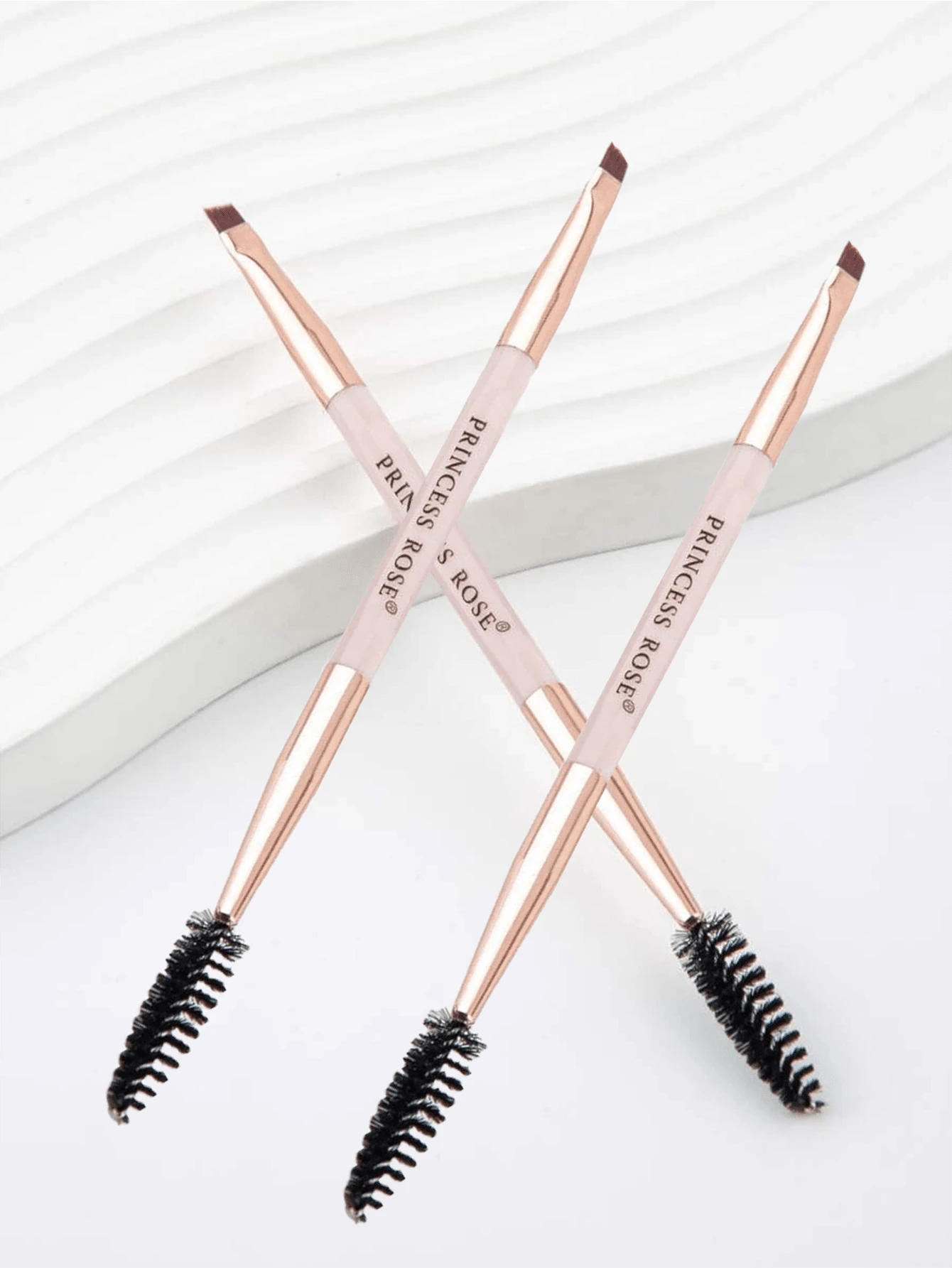 Princess Rose Rose Princess Portable Dual-Ended Pink Eyebrow Brush, Eyelash Brush, Eye Makeup Brush, Made Of Soft Bristles That Won't Harm The Face. Dual-Ended Design Makes It More Convenient To Use.