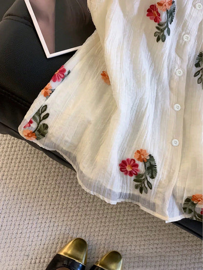 Qadelle Summer New Delicate Fresh Floral Embroidery Textured Women Round Neck Blouse