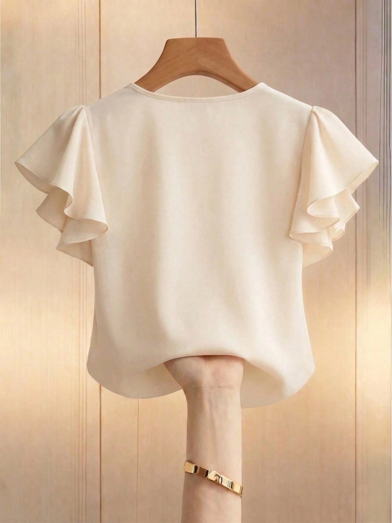 Qadelle Women's Elegant Elegante Pearl Neckline Blouse, Ruffle Short Sleeve V-Neck Top, Solid White Casual Office Brunch Wear For Ladies Summer