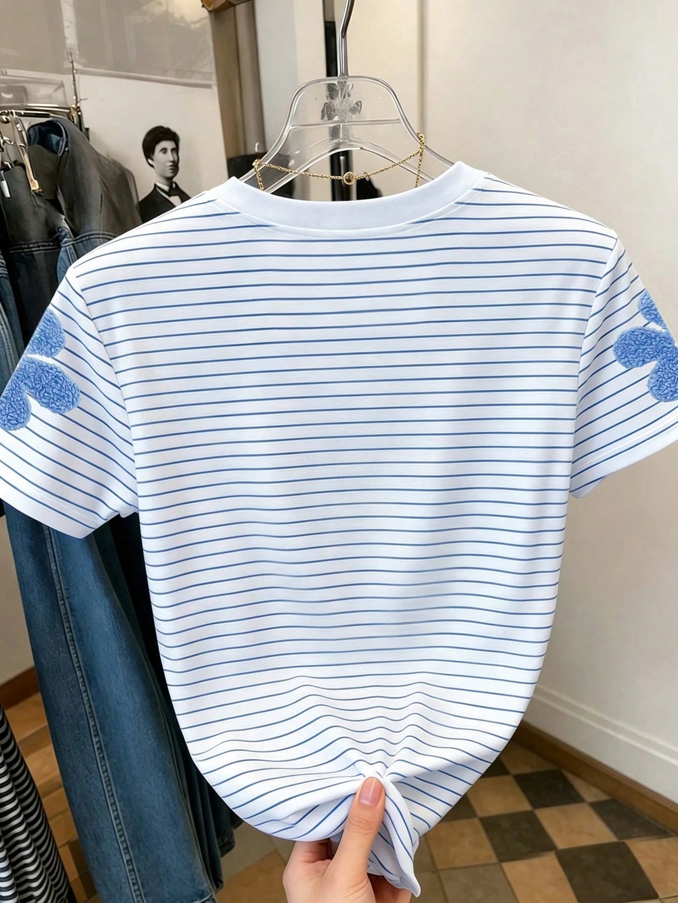 Resyla Striped 3D Floral Digital Print Pattern T-Shirt For Women