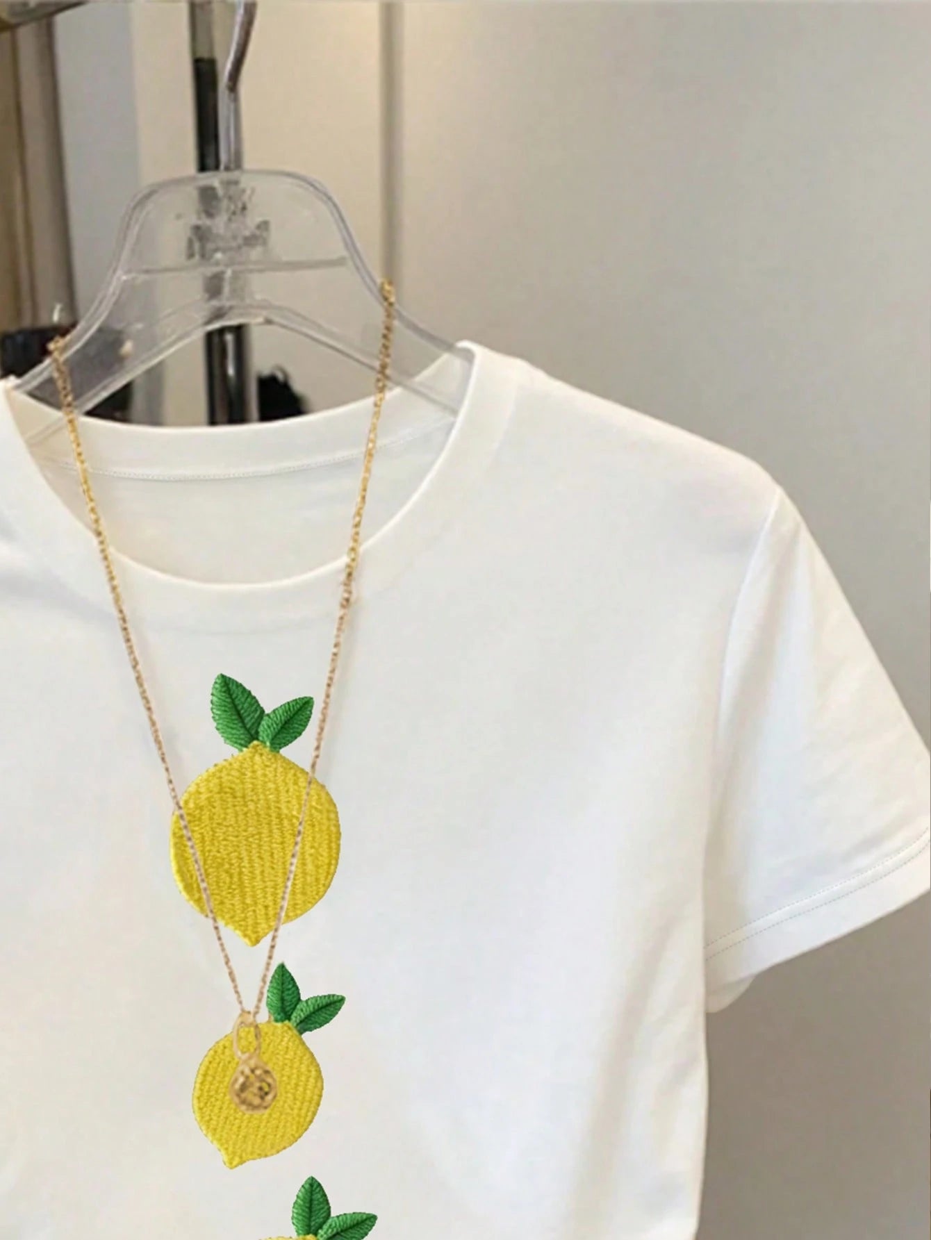 Resyla Women's Lemon Embroidery Round Neck Short Sleeve T-Shirt