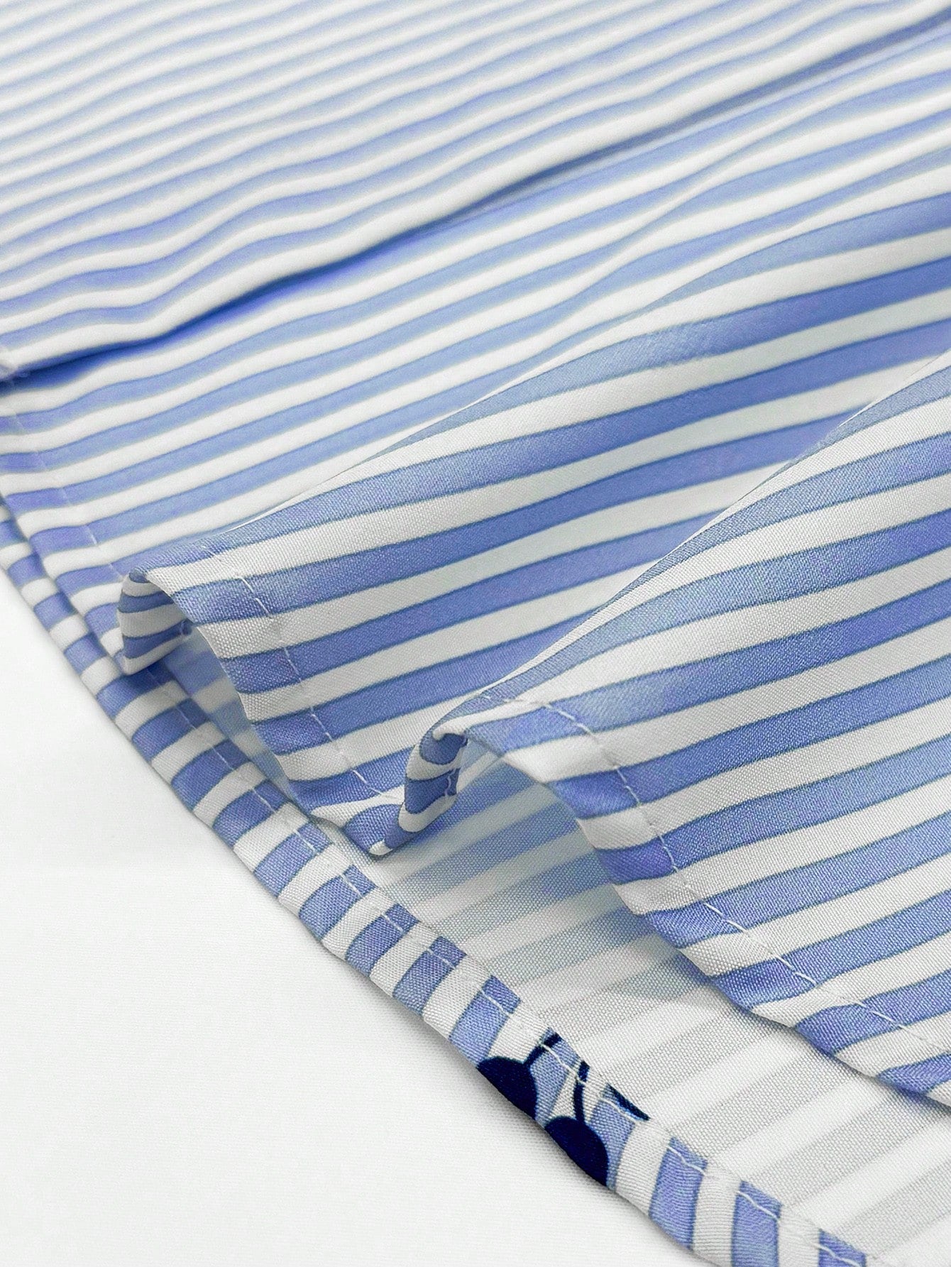 Resyla Women's Striped Heart Print Single-Breasted Casual Versatile Commuting Shirt