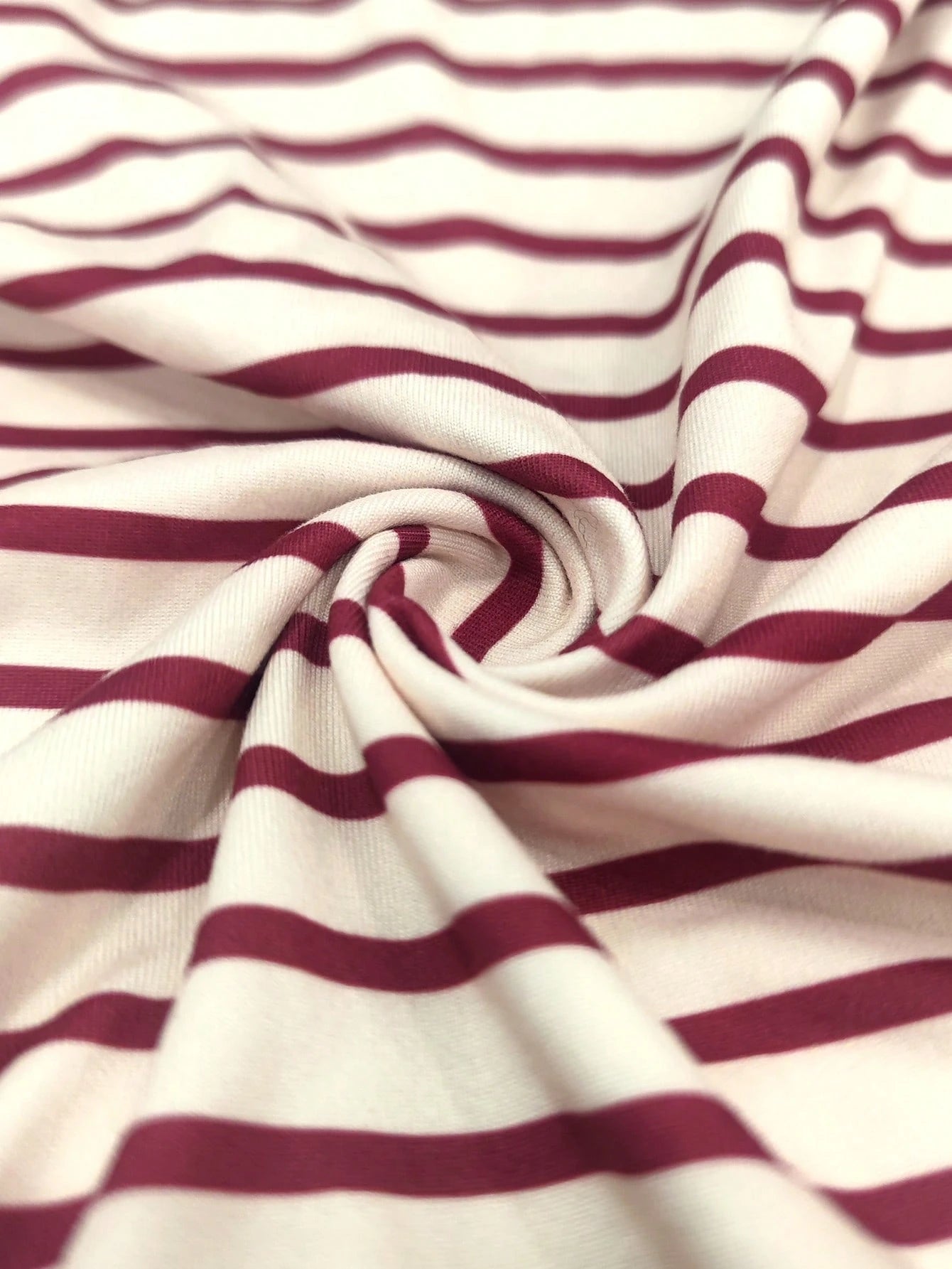 Resyla Women's Striped Minimalist Round Neck Short Sleeve T-Shirt