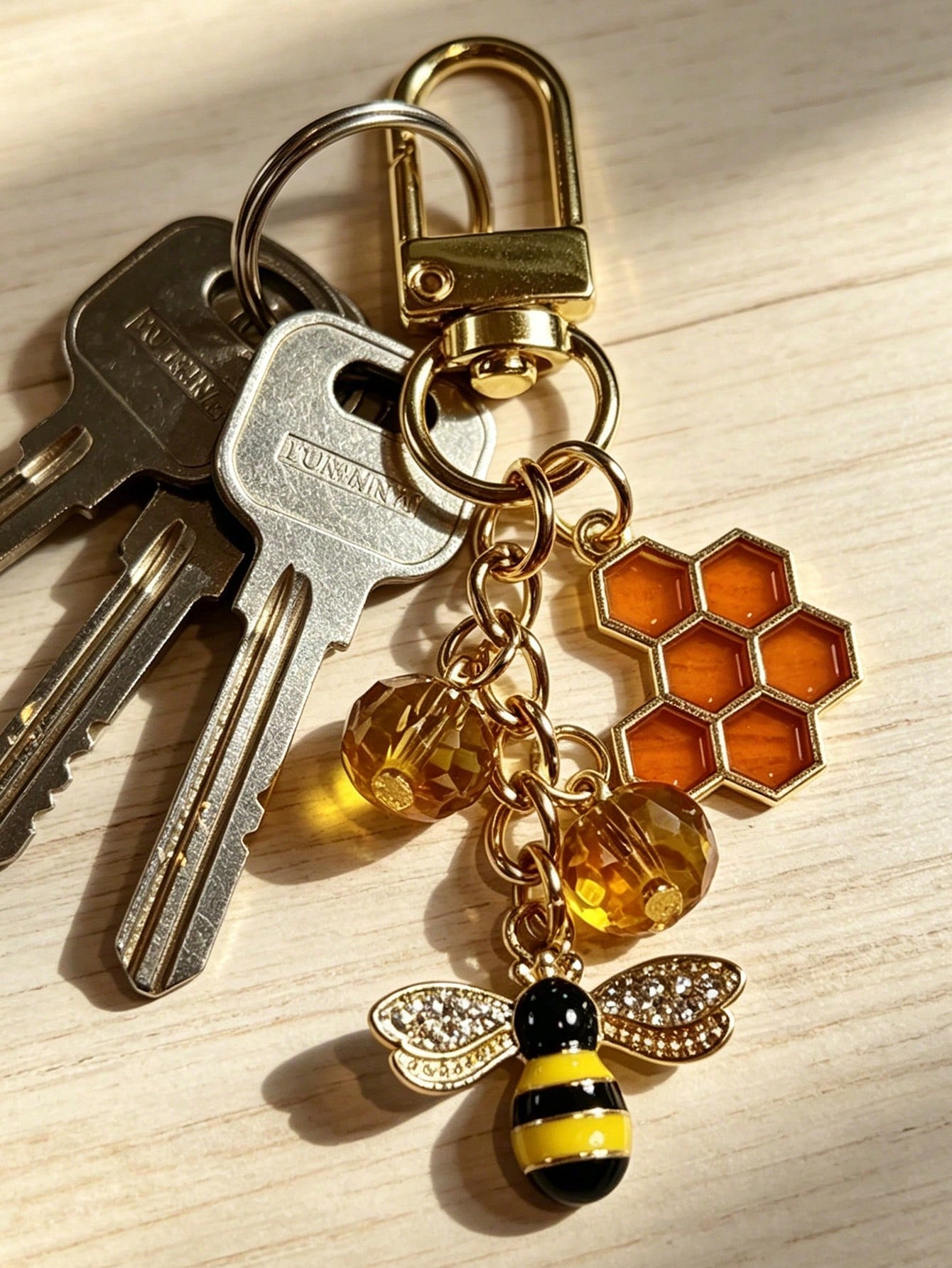 Rhinestone Bee & Honeycomb Keychain, Vintage Sweet Style Bag Charm, Gold-Plated Detachable Lobster Clasp Pendant, Oil-Drip Enamel Bee + Orange Honeycomb + Amber Crystal Bead 3 PiecesCharm, Suitable Fo