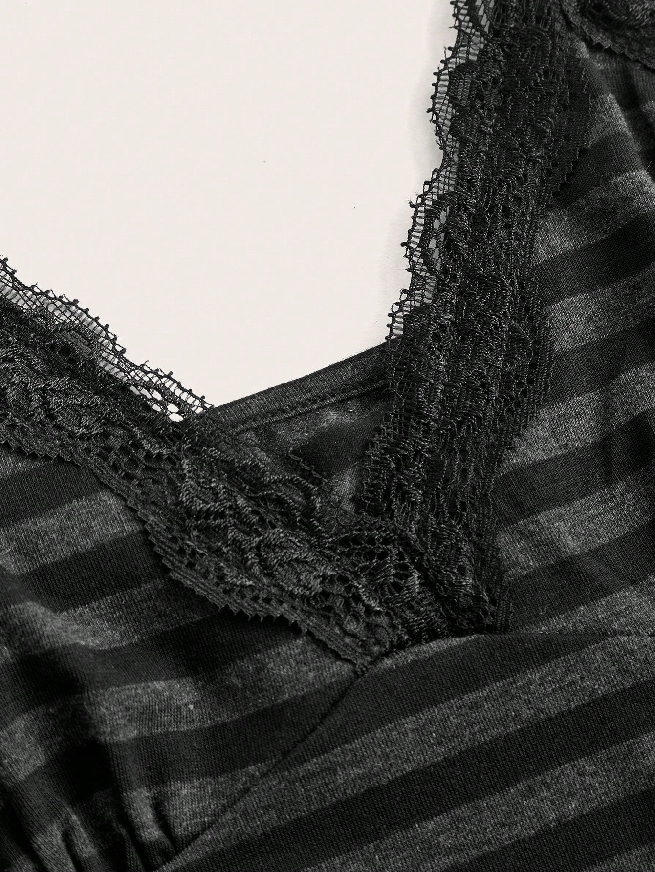 ROMWE Fairycore Striped Contrast Lace Cami Top