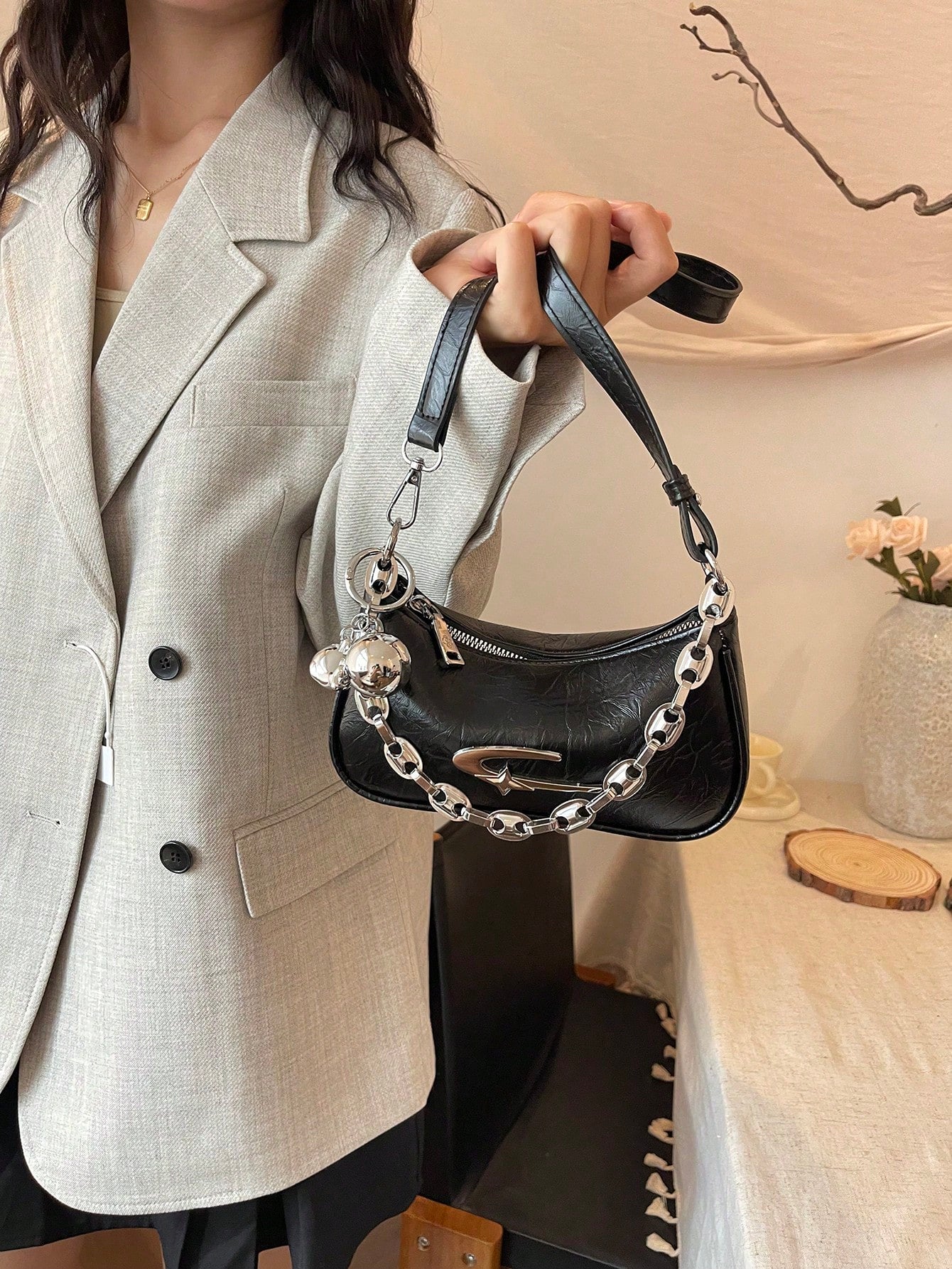 ROMWE Grunge Punk Fashionable Women's Square Crossbody Bag, PU Material, Metal Star Decor, Chain Strap, Ball Decor, Y2K Metallic Vibe, Suitable For Daily Use, Work Commute, Gift For Friends, Holiday