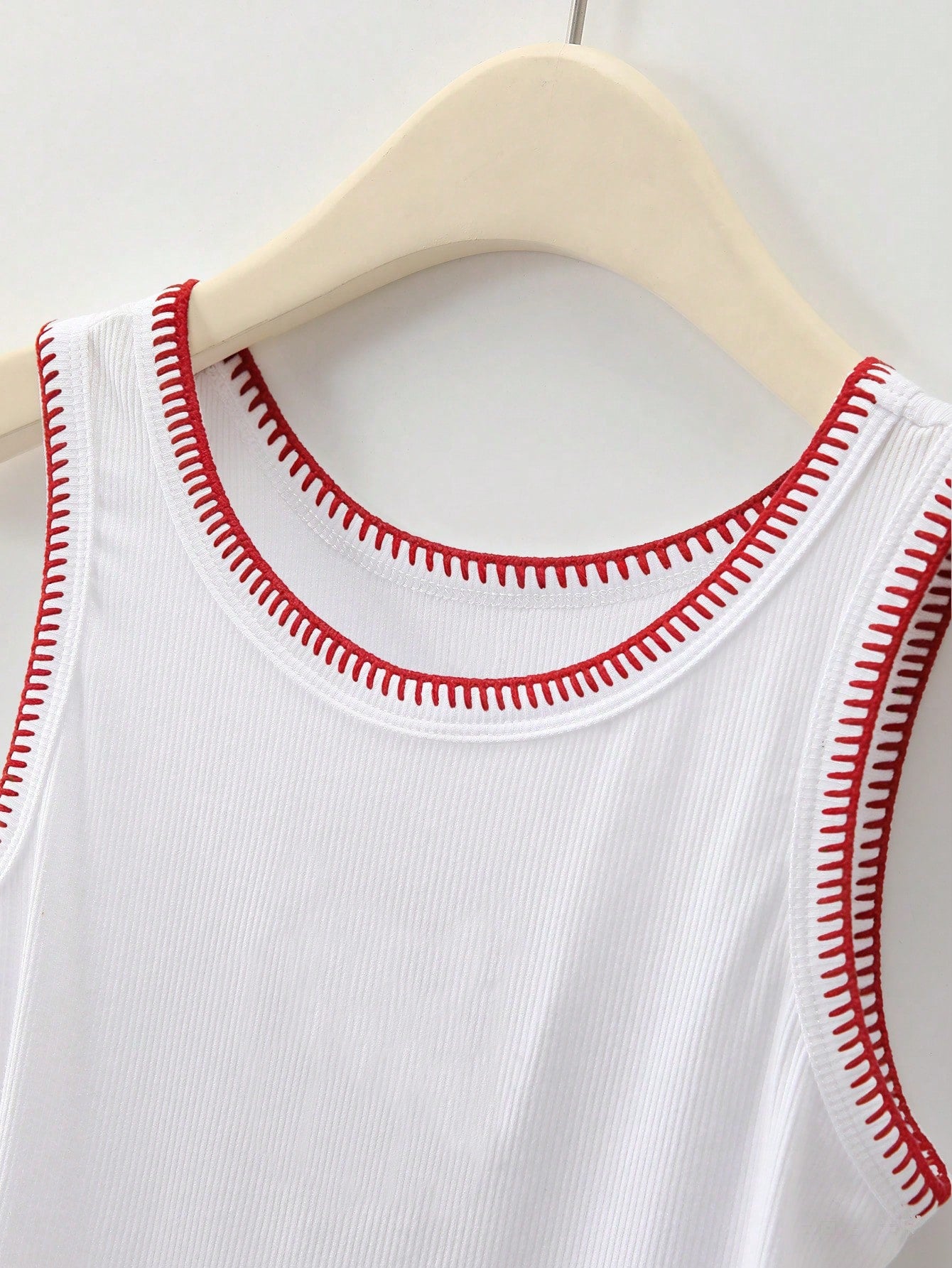 Rovax Women's Fashion Shell Embroidered Solid Color Camisole Tank Top