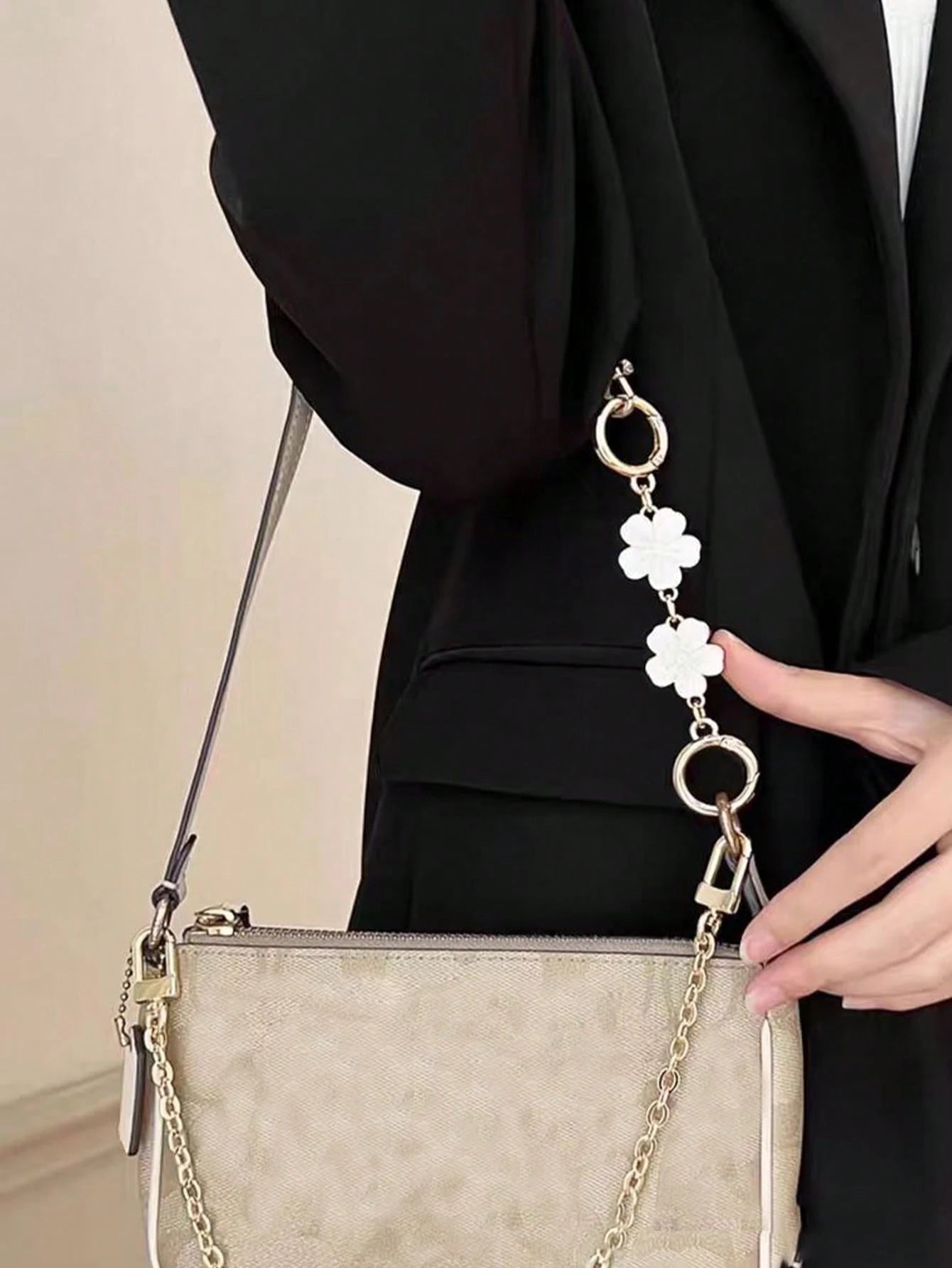 Seka Paul Cherry Blossoms Pattern Bag Extension Chain Underarm Bag Chain For Replacement Shoulder Strap.Cherry Blossoms Shape Fastener Bag Extension Chain Bag Shoulder Strap Bag Accessories Bag Extend