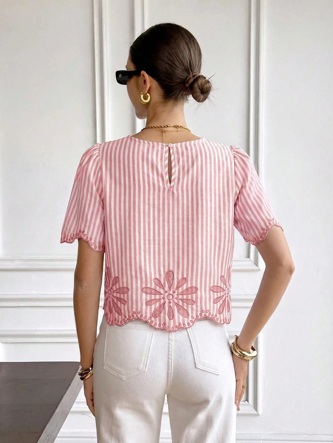 Serisse Women's Striped Print Round Neck Short Sleeve Shirt Elegant