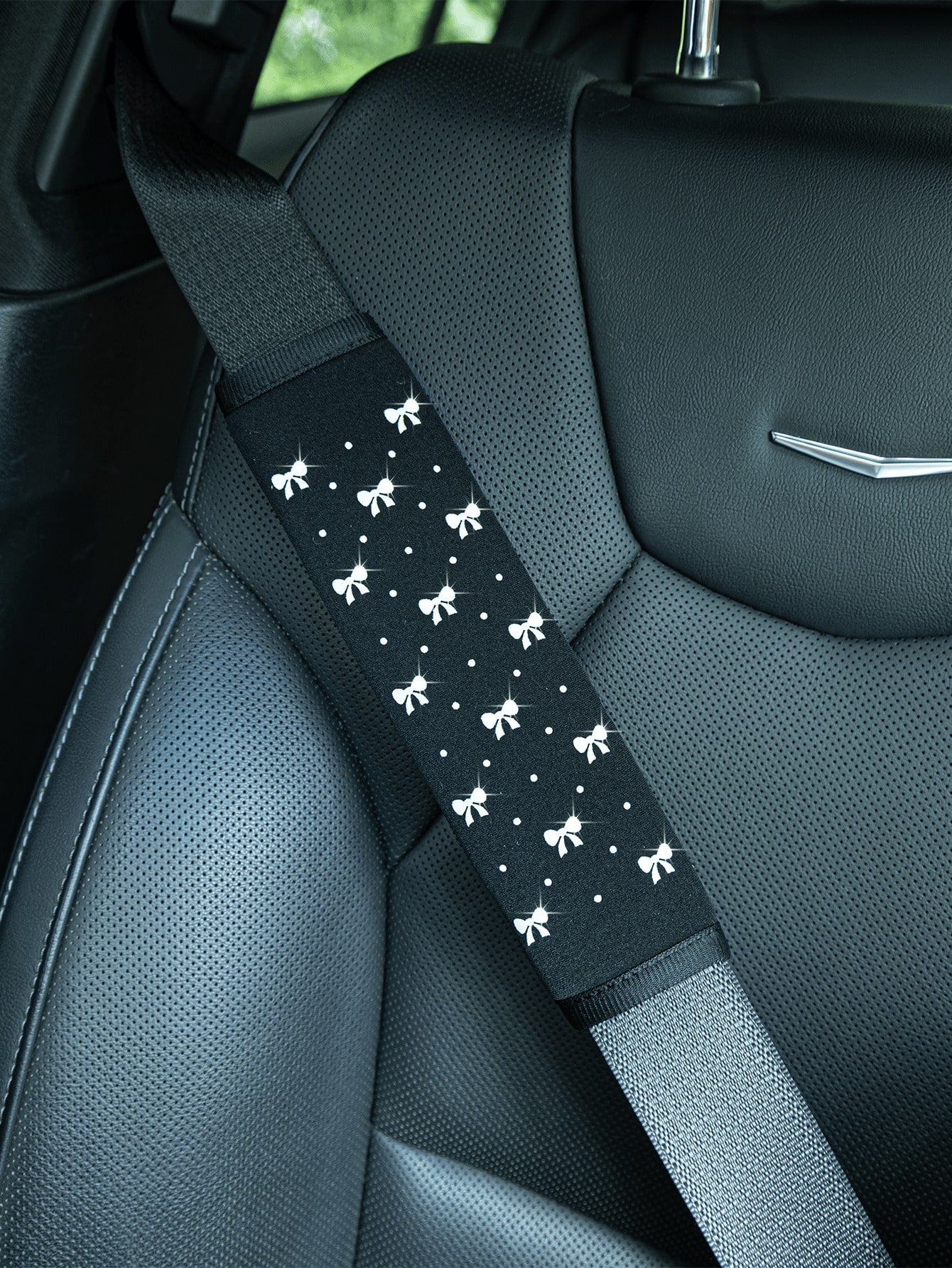 Shiny Bowknot Glittery Soft Fabric Car Seat Belt Shoulder Pad Decoration, Anti-Pinch Comfortable Car Interior Accessory, Suitable For Women, Car Accessories For Women