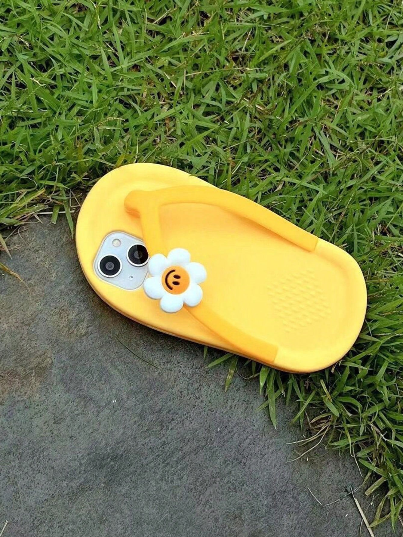 Silicone Cute Ugly Cute Funny Yellow Flip Flop Shaped Silicone Flower Decor Phone Case Compatible With IPhone 17/16 Pro Max/15/14/13/12/11/XS/XS Max/XR/7/8 Plus, Adorable Novelty Cases Spring Gift Bir