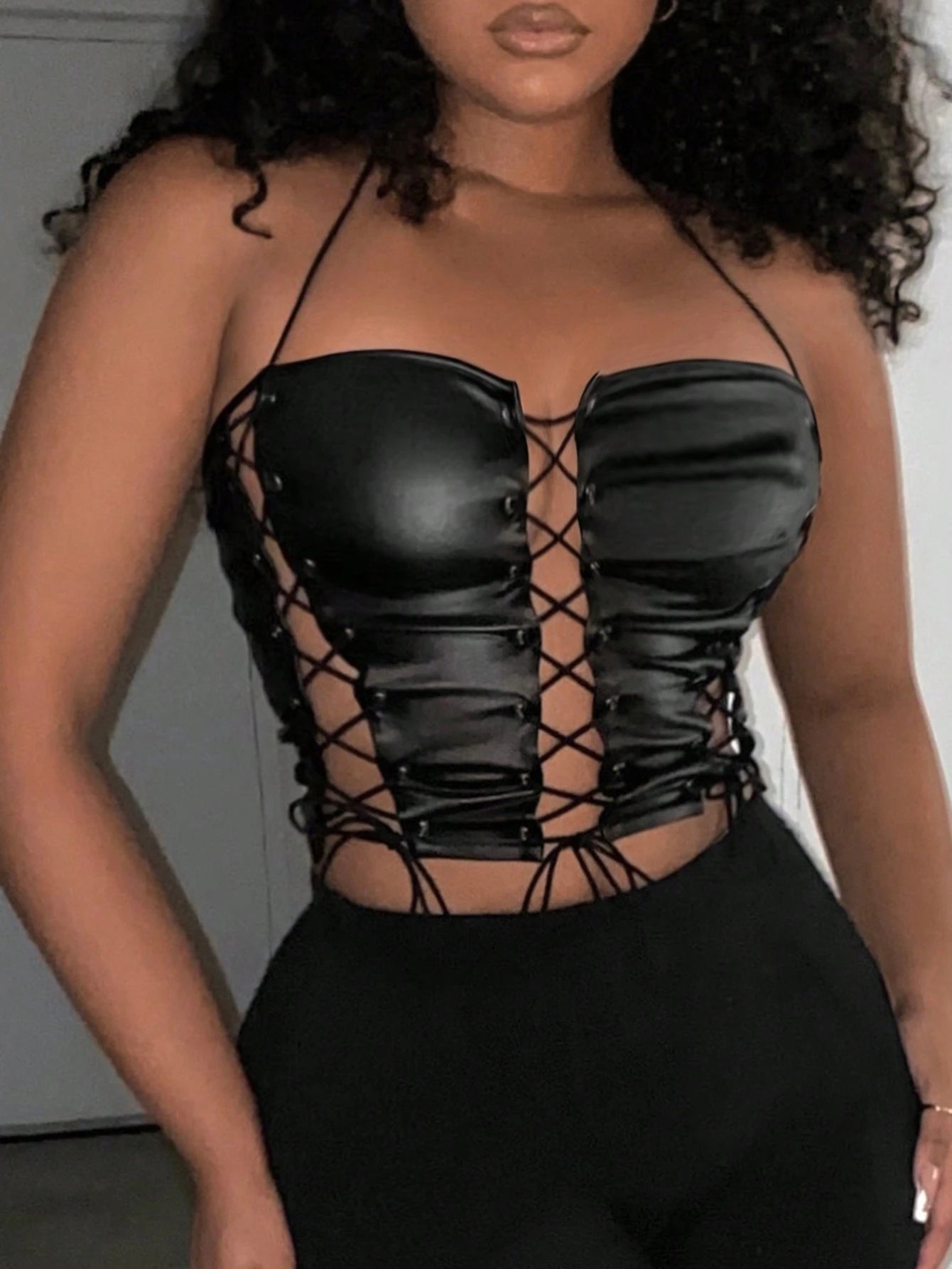 Slaydiva 2024 New Style Front Lace Up Short Halter Top Black Strap Pu Sexy Split Halter Straps