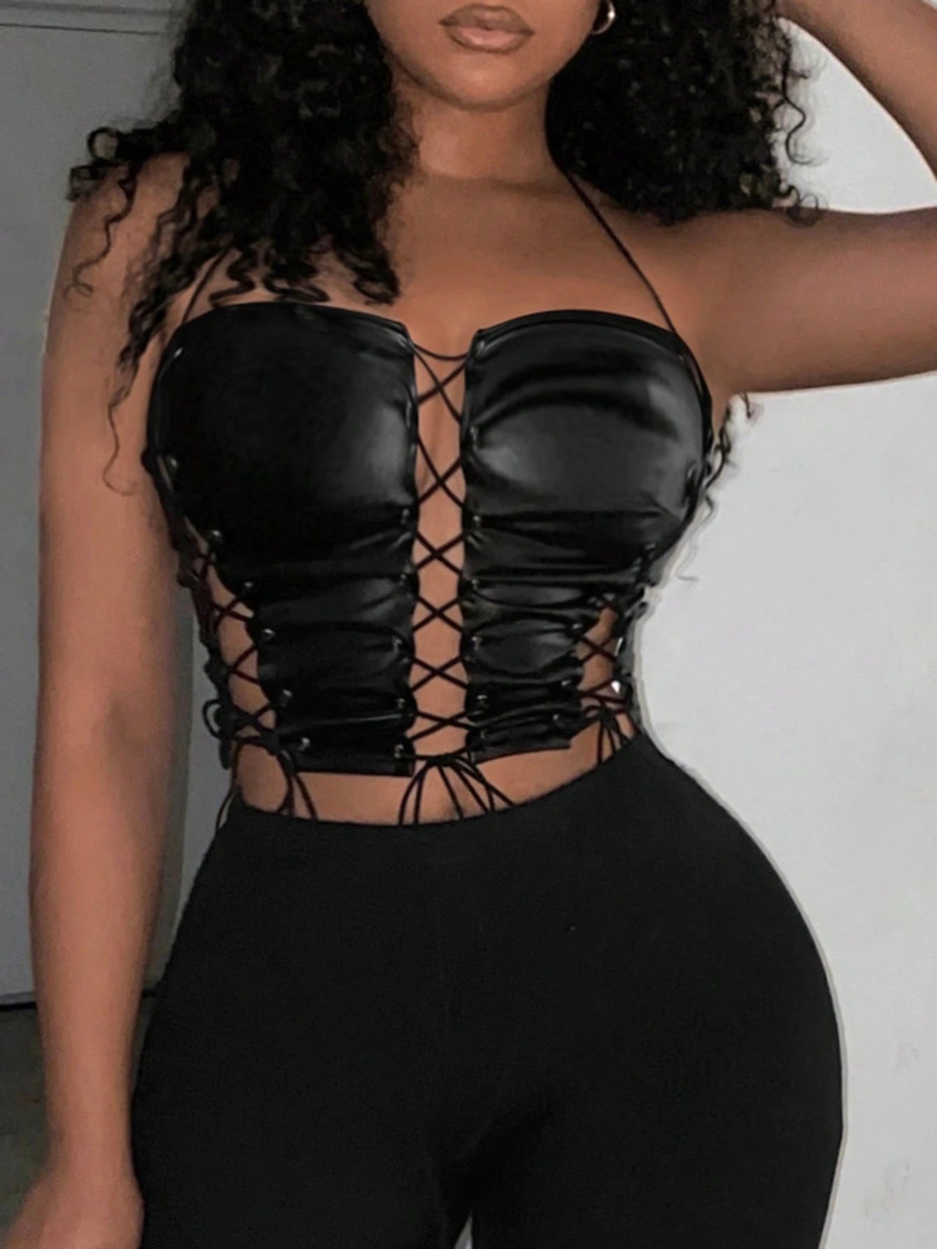 Slaydiva 2024 New Style Front Lace Up Short Halter Top Black Strap Pu Sexy Split Halter Straps