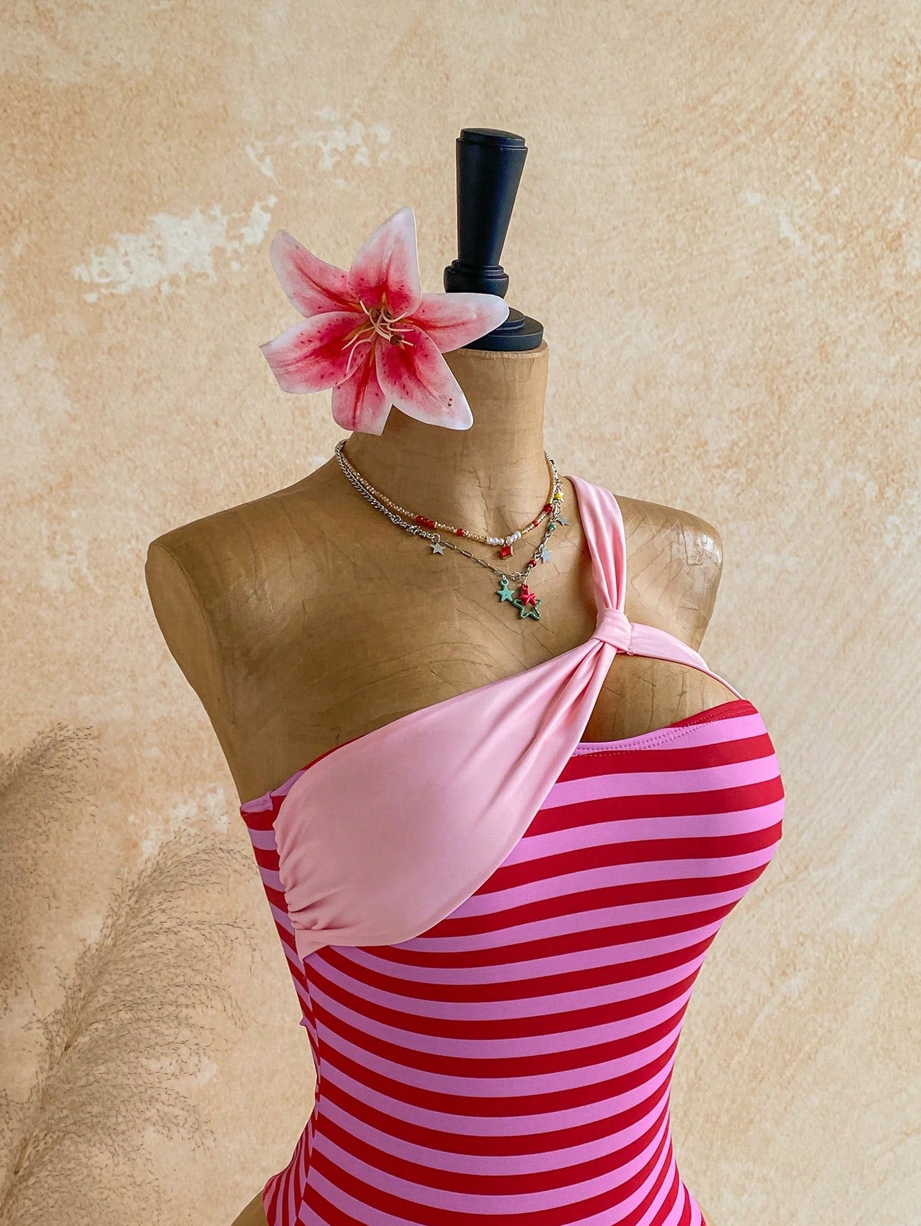 Soleia Women's Fashion Resort Beach Striped Contrast Color One-Piece Swimsuit