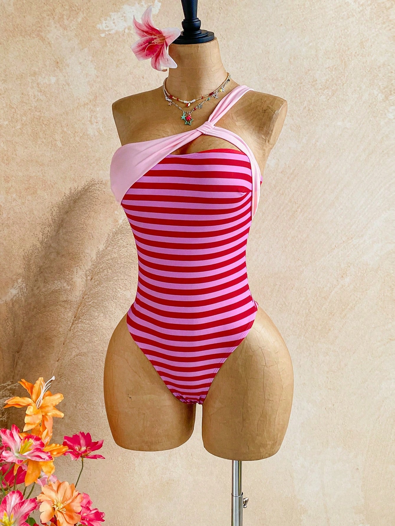 Soleia Women's Fashion Resort Beach Striped Contrast Color One-Piece Swimsuit
