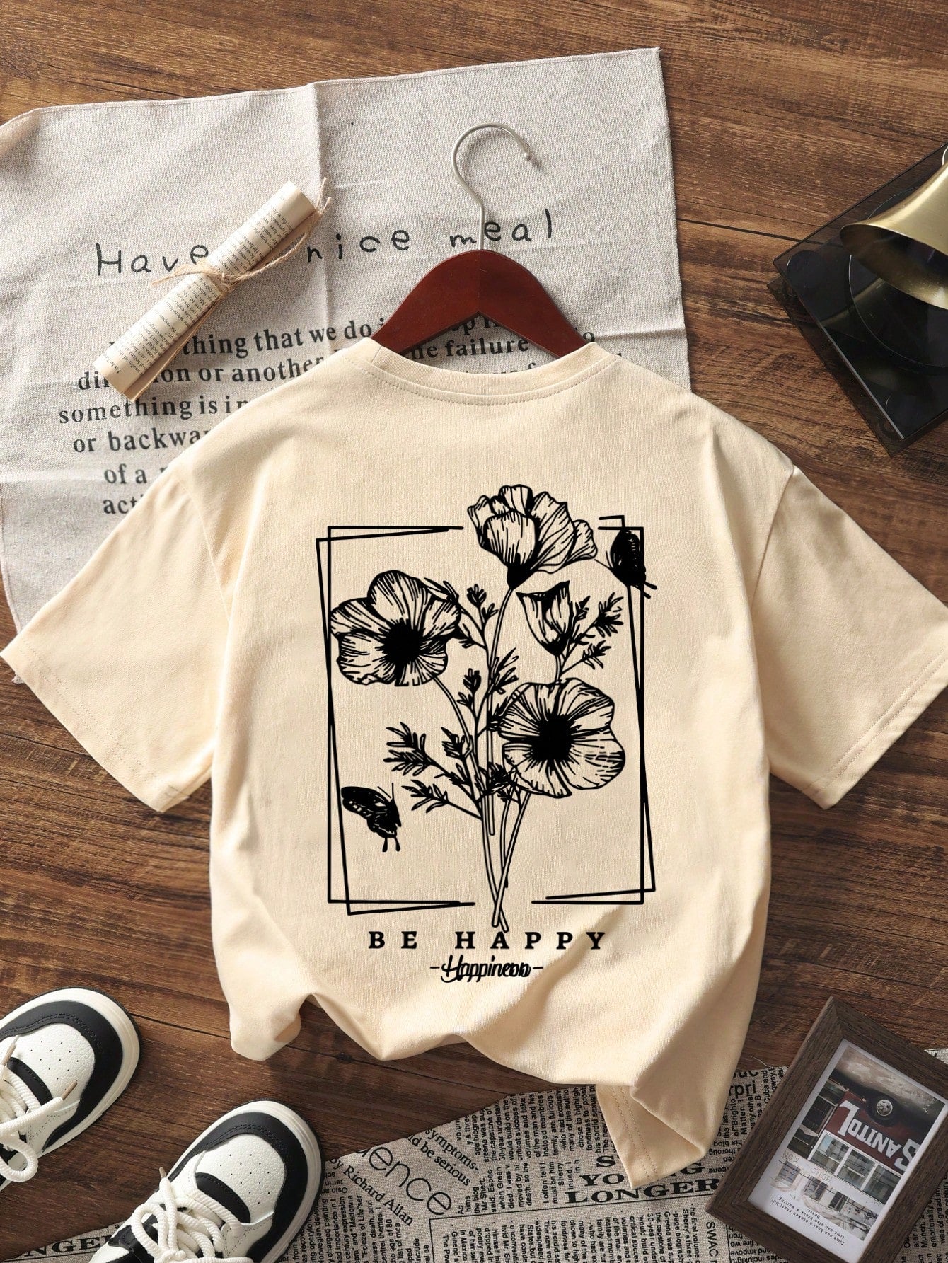 Summer New Minimalist Fashionable Floral & Butterfly Print Casual Round Neck Short Sleeve T-Shirt, Versatile Daily Wear For Women, Aesthetic
