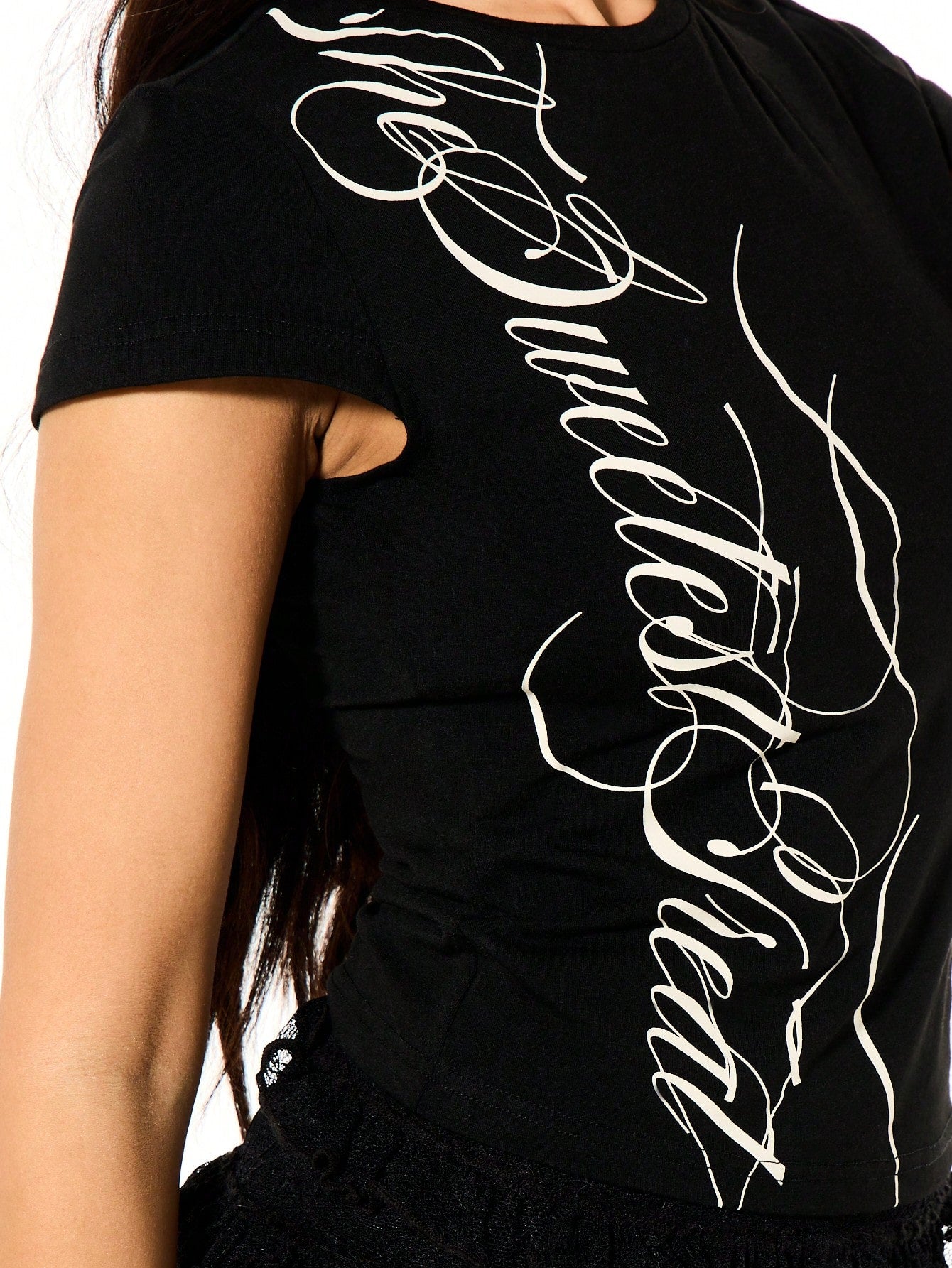 SUMWON WOMEN Contrast Print Baby Tee Crop Top Short Sleeve Script Lettering Graphic For Valentine